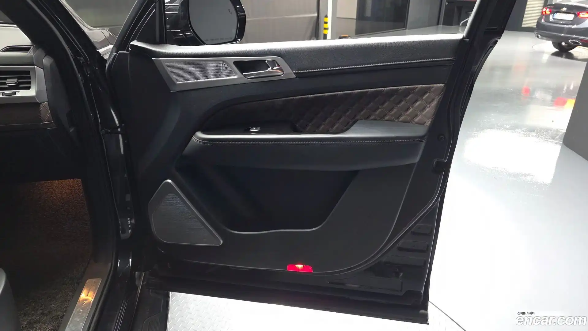 Rexton KG Mobility 2021.2-INNER-034