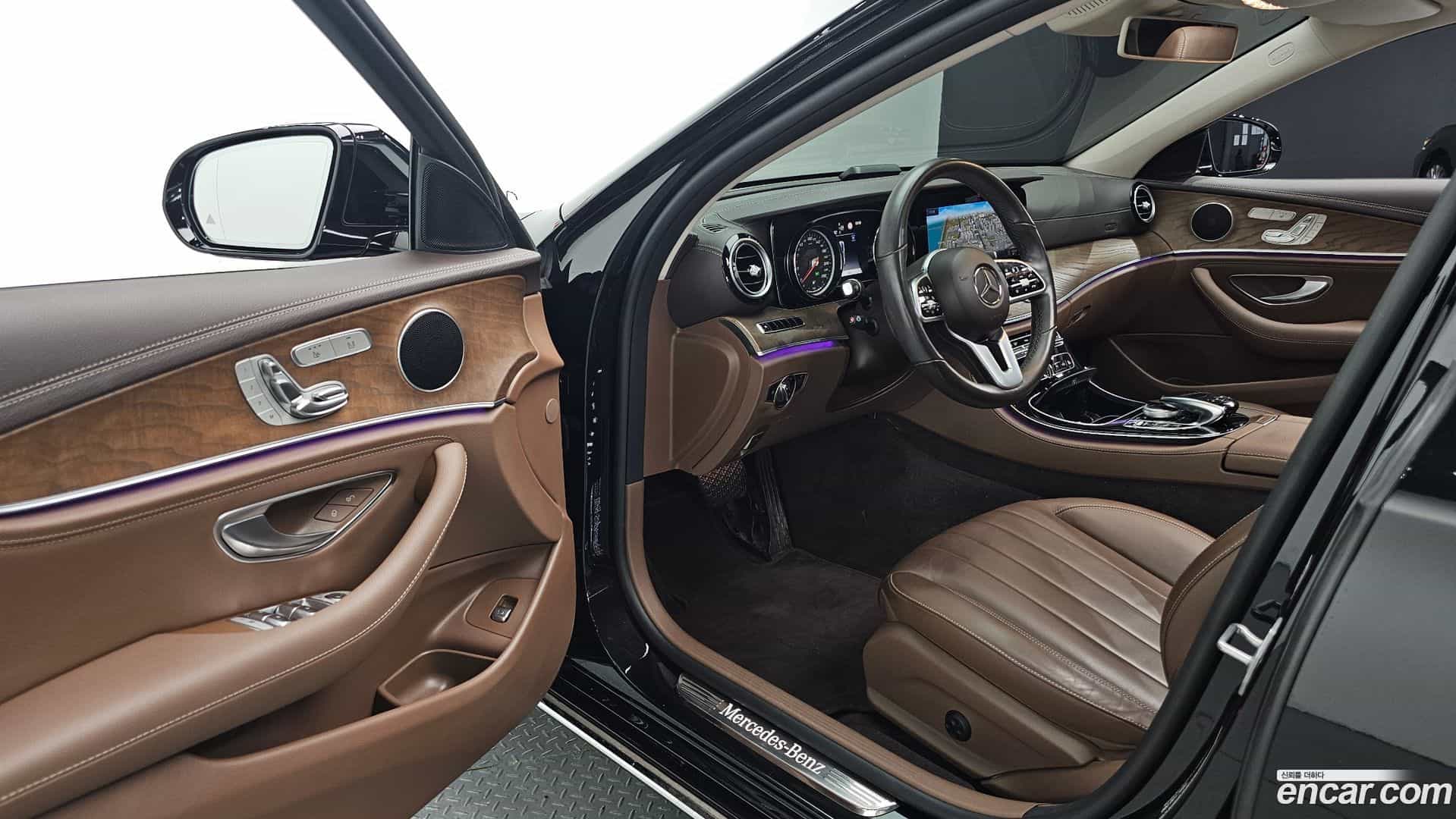 E-Class Mercedes-Benz 2020.2-OPTION-015