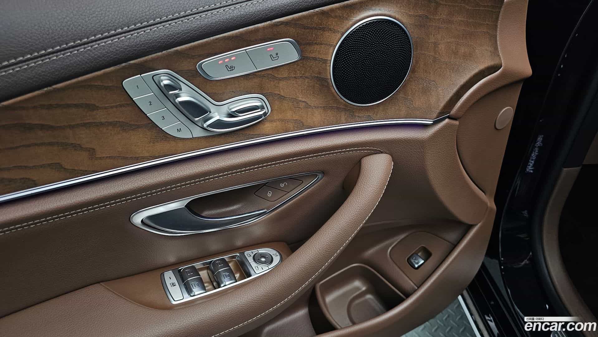 E-Class Mercedes-Benz 2020.2-OPTION-021