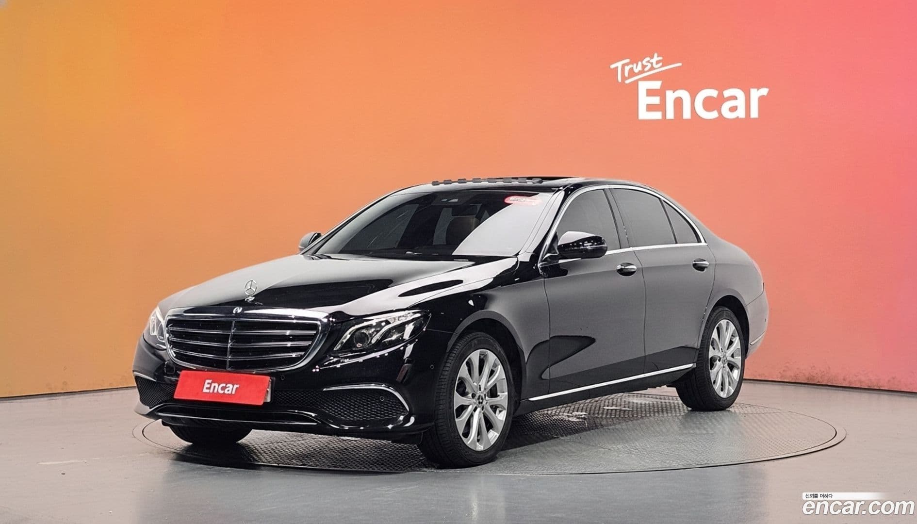 Main__Slider__Photo:E-Class Mercedes-Benz 2020.2-0