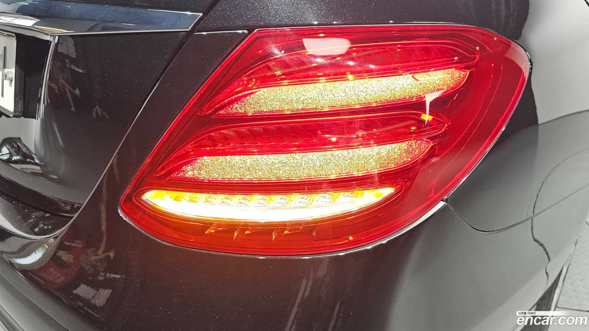 E-Class Mercedes-Benz 2020.2-OUTER-033
