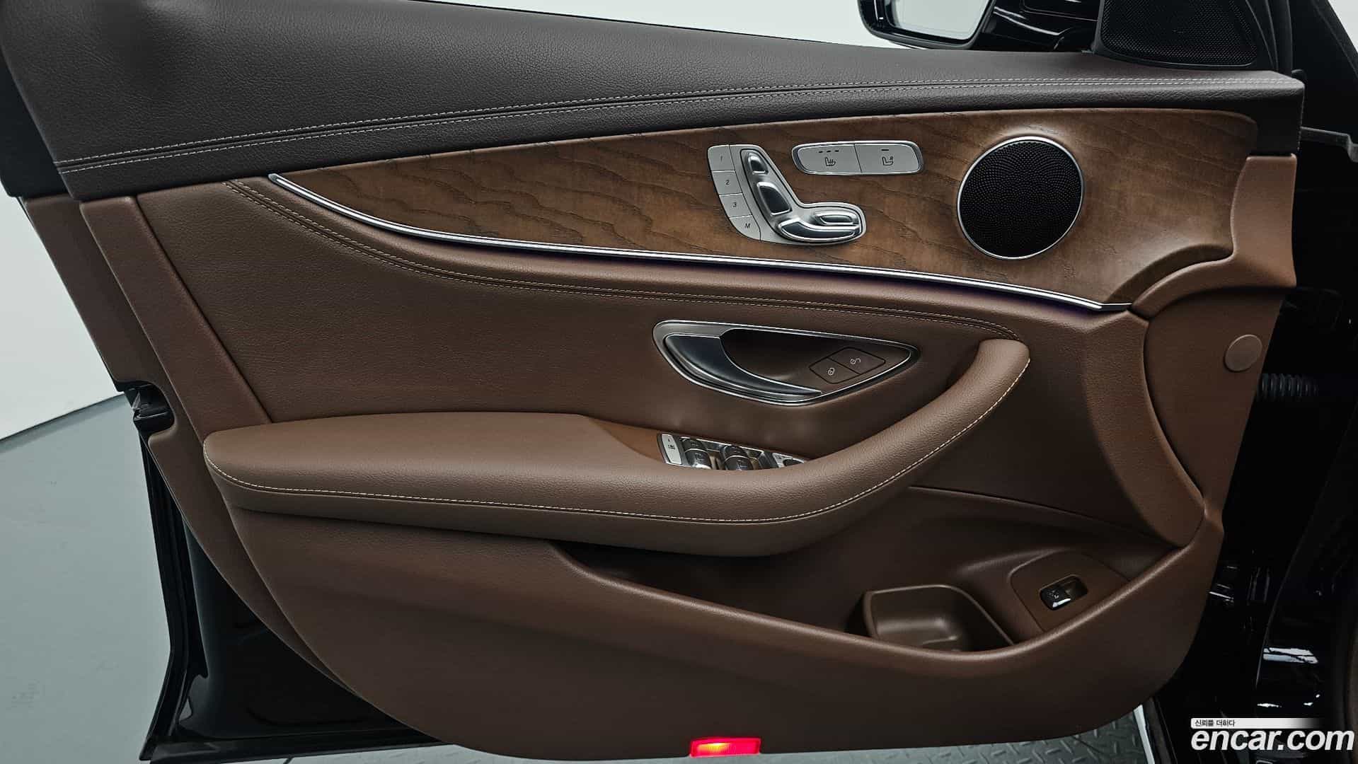 E-Class Mercedes-Benz 2020.2-INNER-034