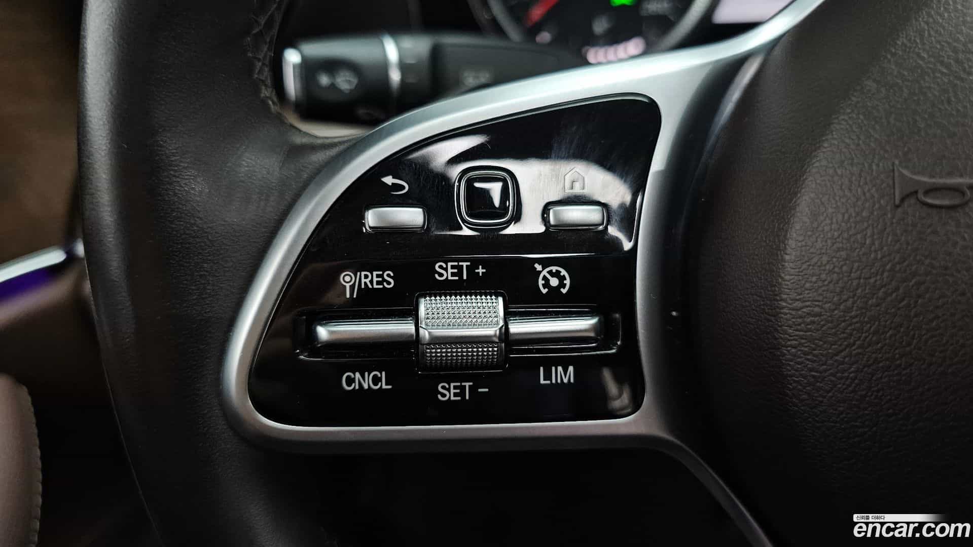 E-Class Mercedes-Benz 2020.2-OPTION-041