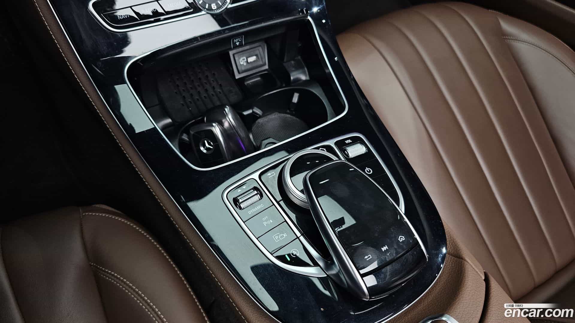 E-Class Mercedes-Benz 2020.2-OPTION-042