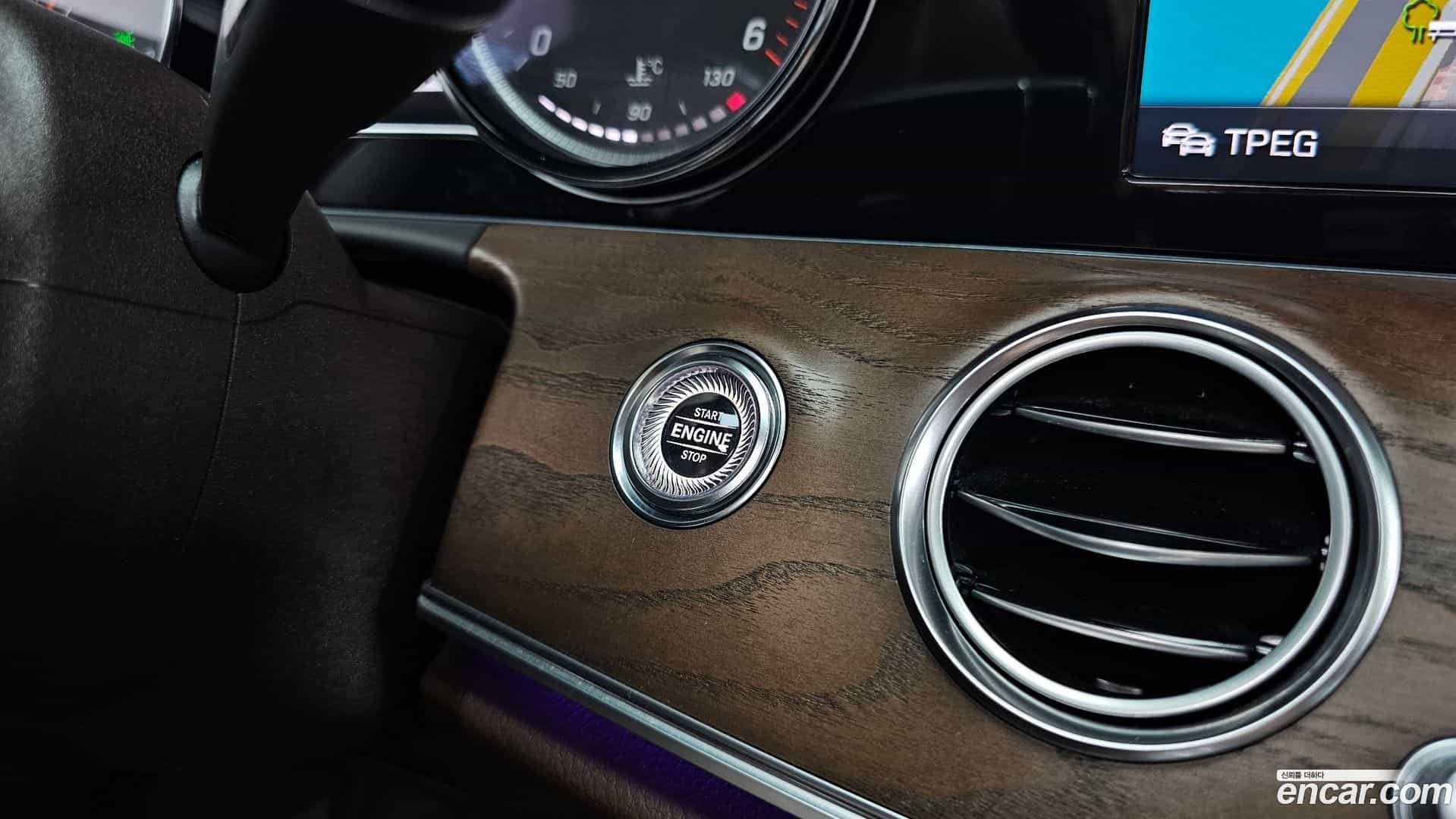E-Class Mercedes-Benz 2020.2-OPTION-043