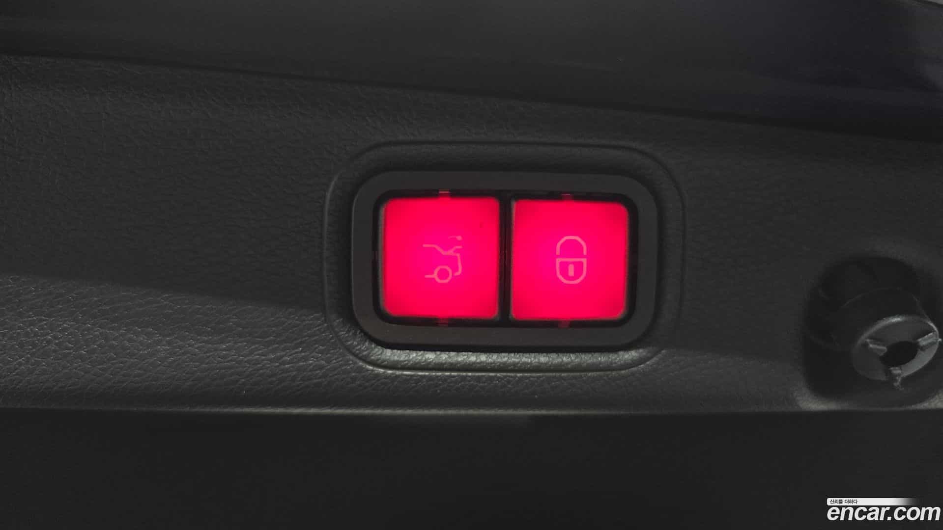E-Class Mercedes-Benz 2020.2-OPTION-045