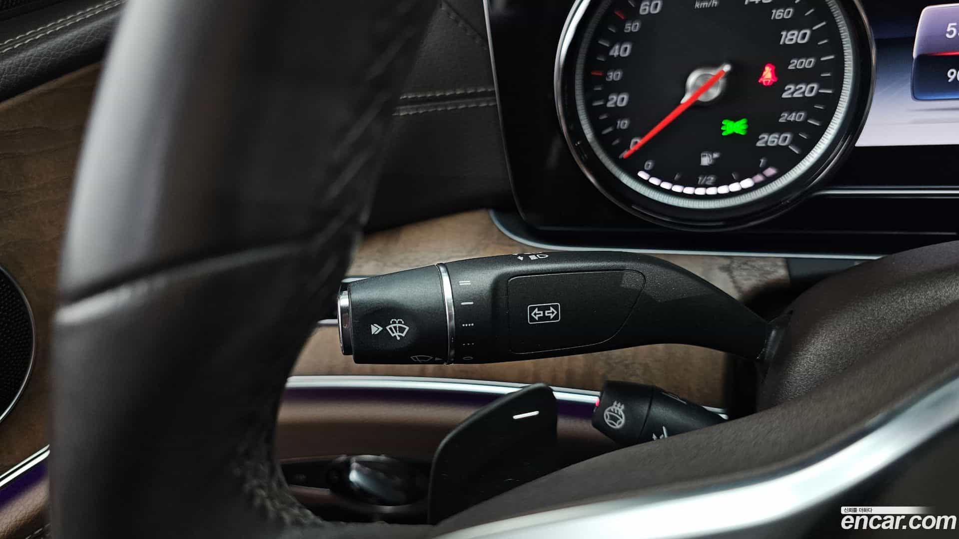 E-Class Mercedes-Benz 2020.2-OPTION-046