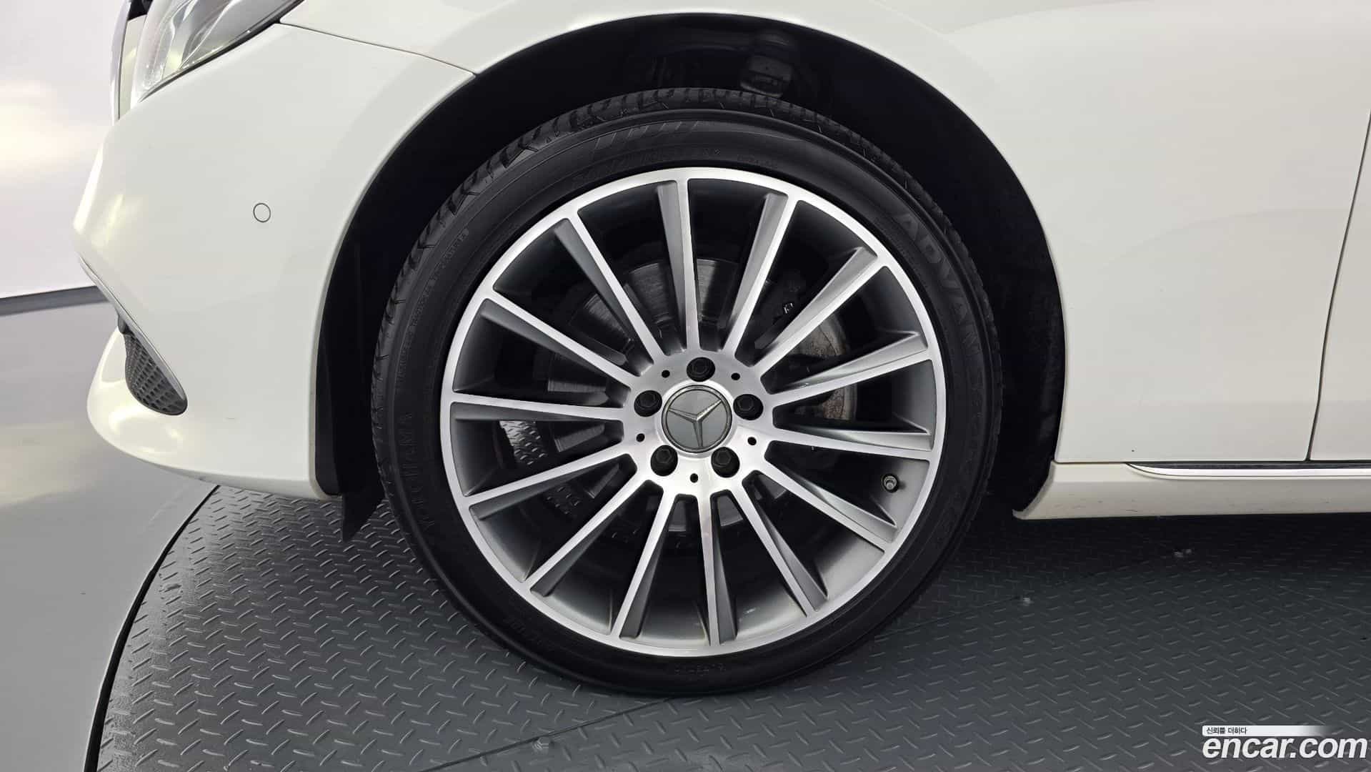 E-Class Mercedes-Benz 2019.5-OUTER-005