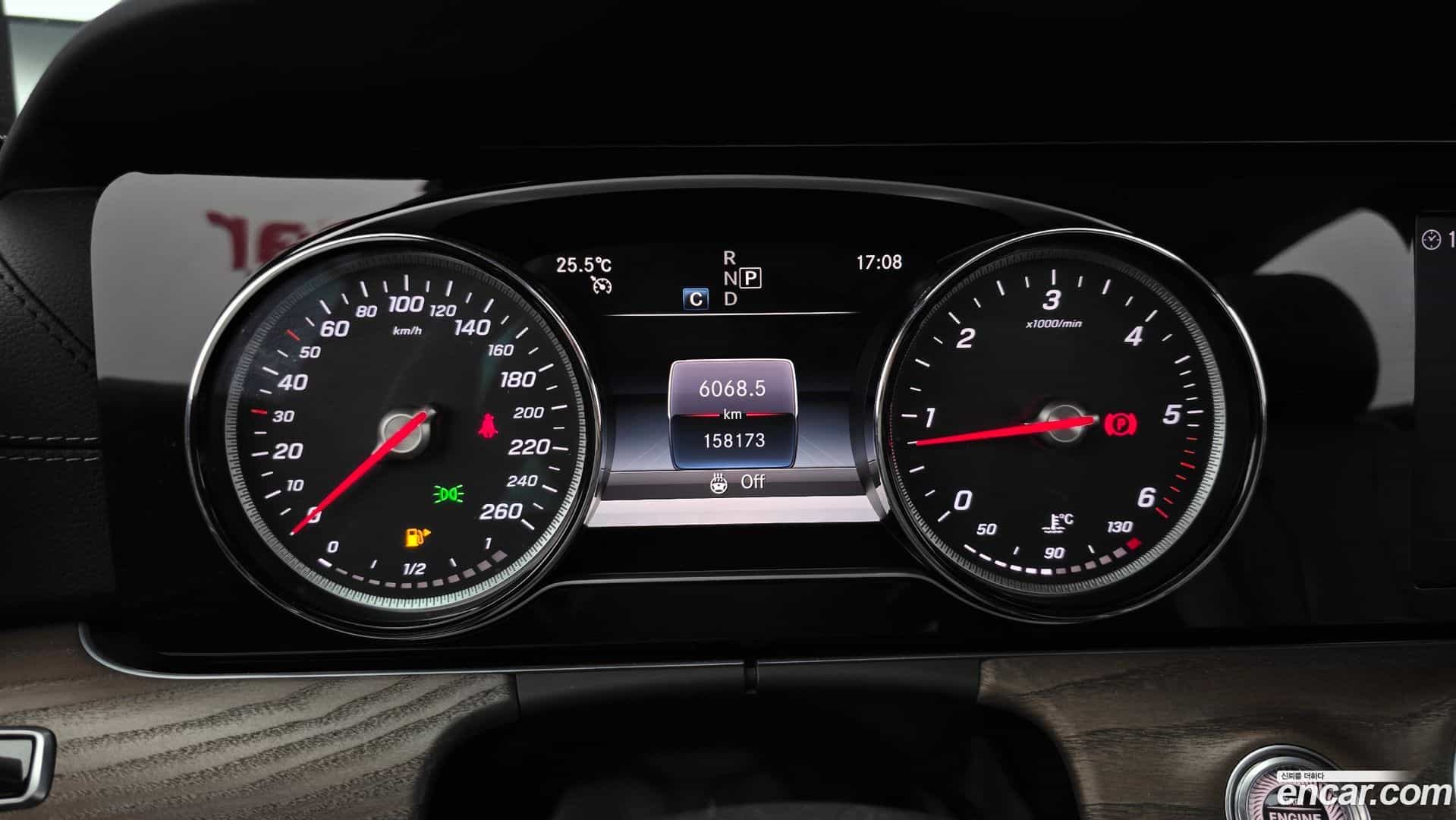 E-Class Mercedes-Benz 2019.5-INNER-008