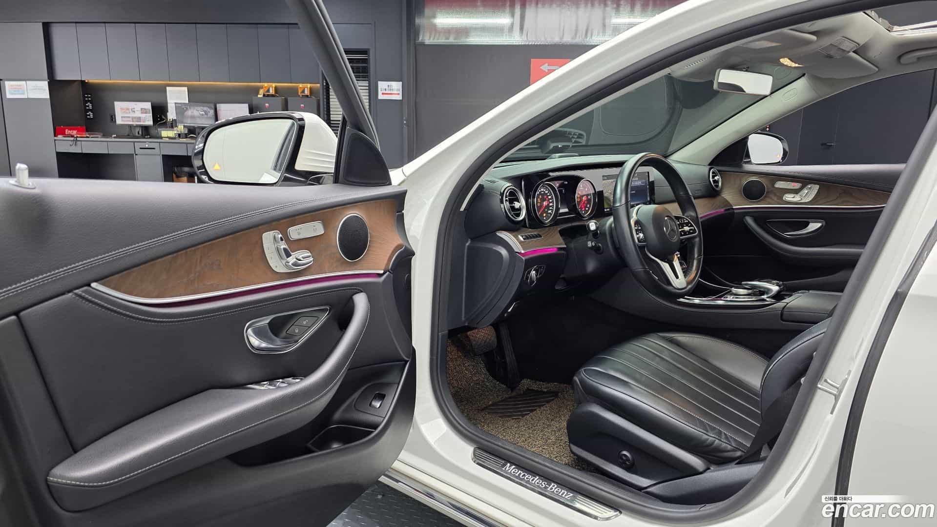 E-Class Mercedes-Benz 2019.5-INNER-010