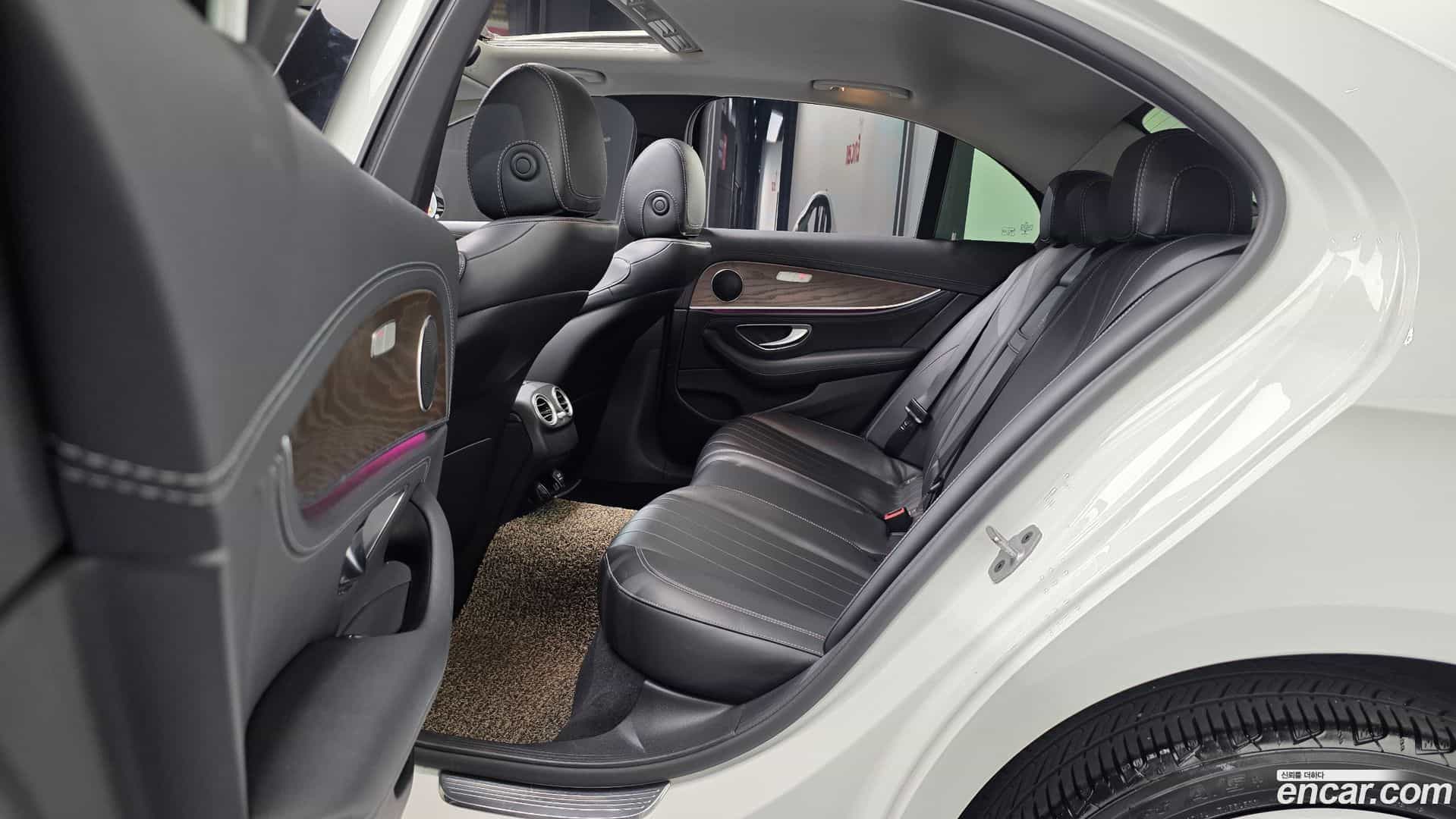 E-Class Mercedes-Benz 2019.5-OPTION-016