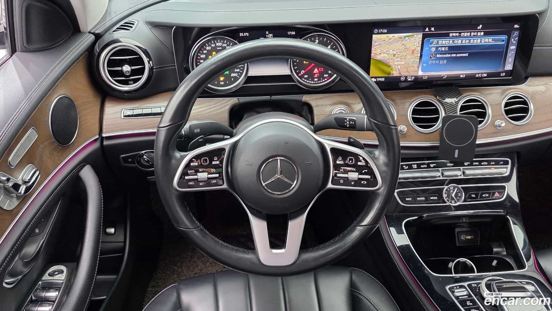 E-Class Mercedes-Benz 2019.5-OPTION-017