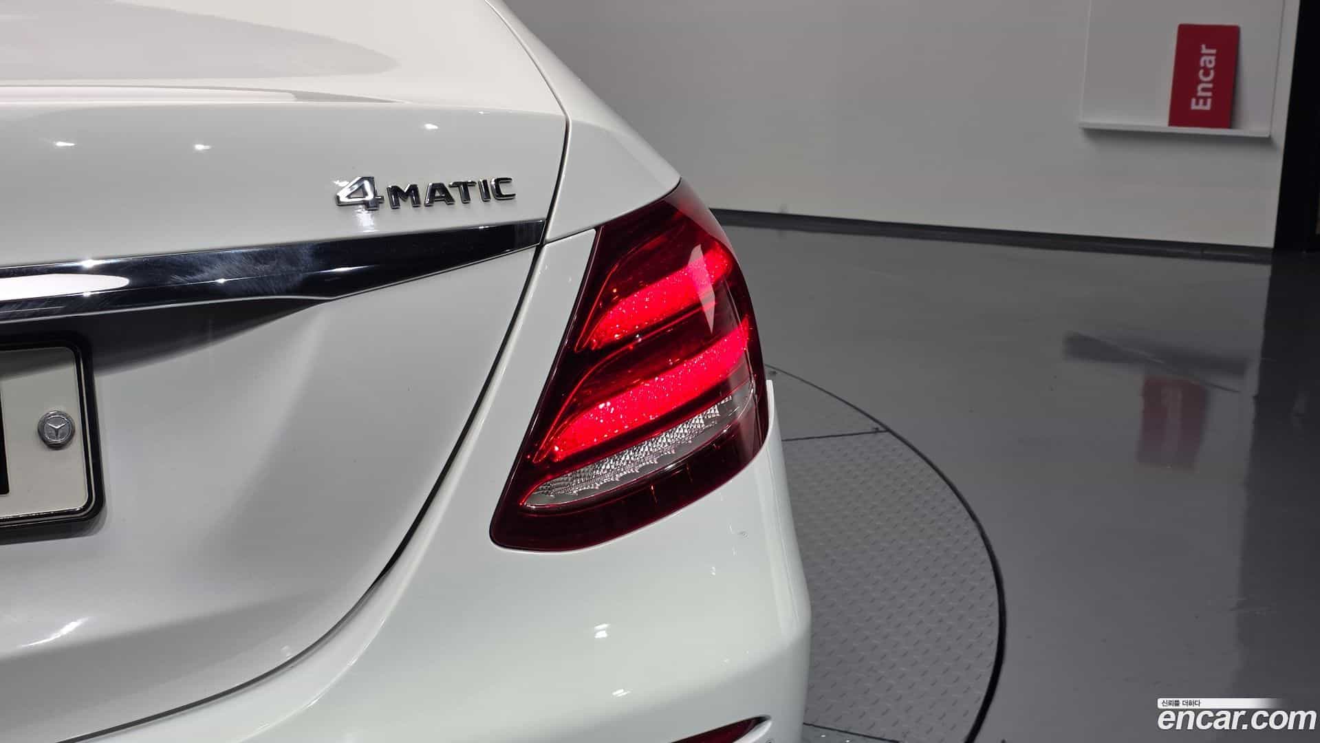 E-Class Mercedes-Benz 2019.5-OUTER-033