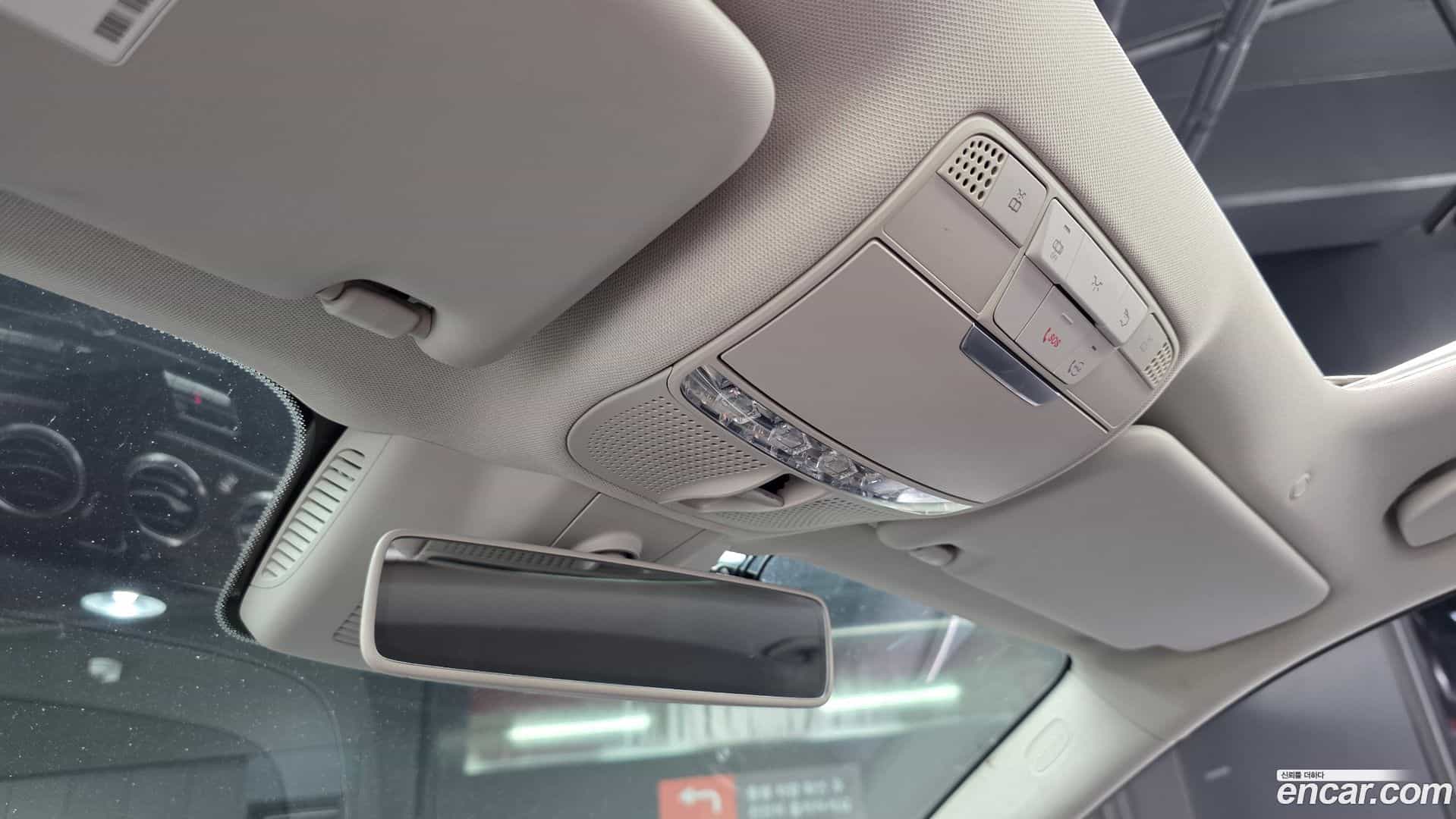 E-Class Mercedes-Benz 2019.5-OPTION-044