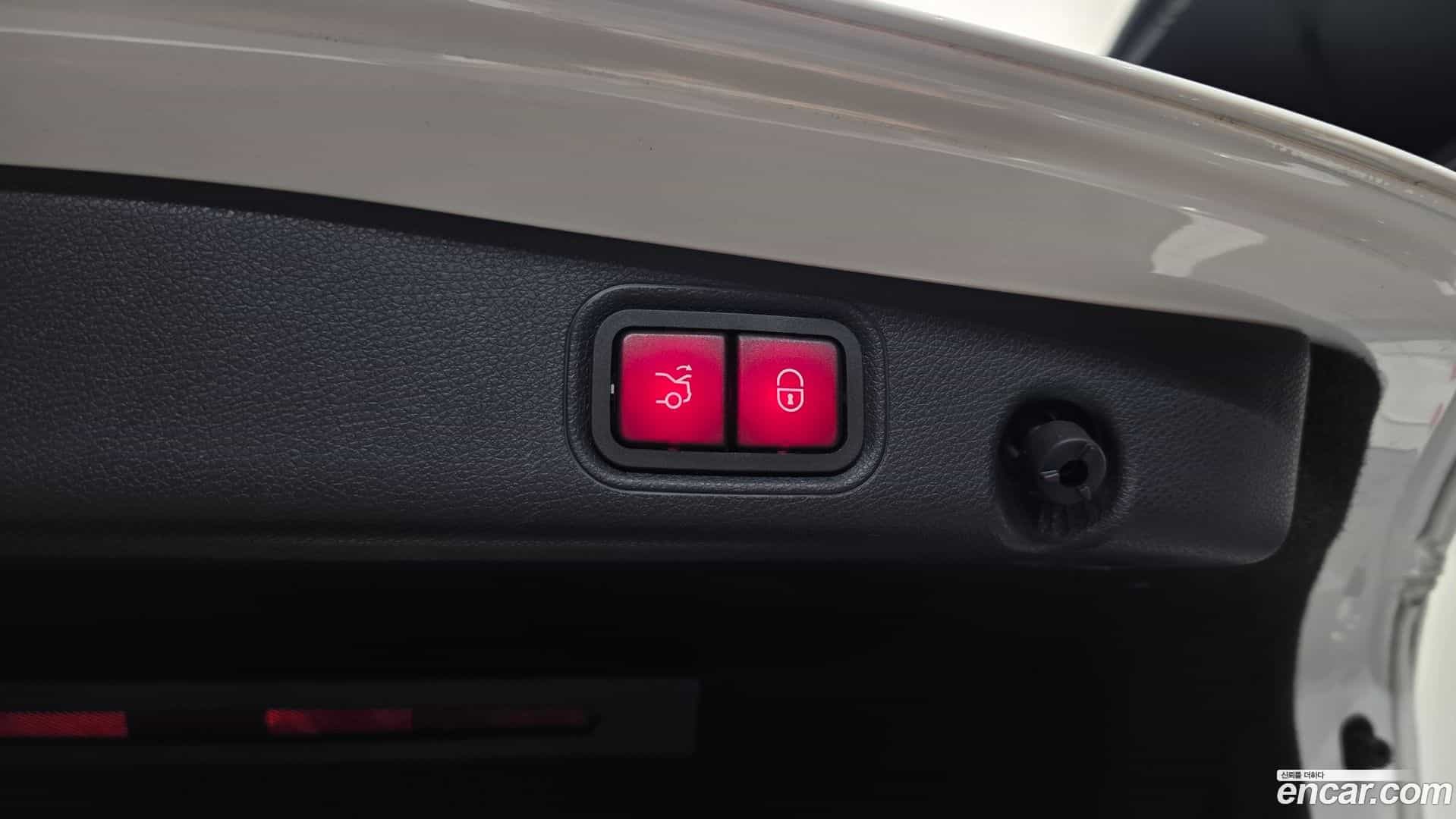 E-Class Mercedes-Benz 2019.5-OPTION-046