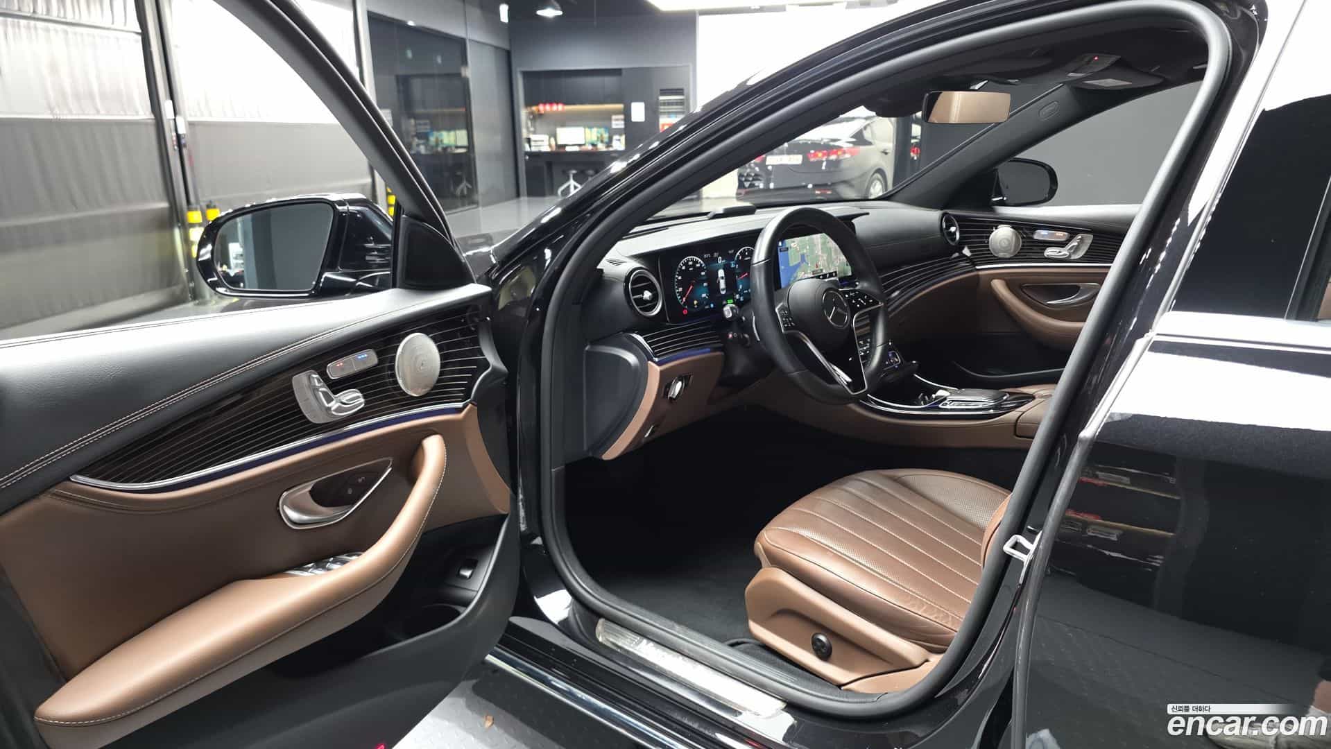 E-Class Mercedes-Benz 2022.2-INNER-010