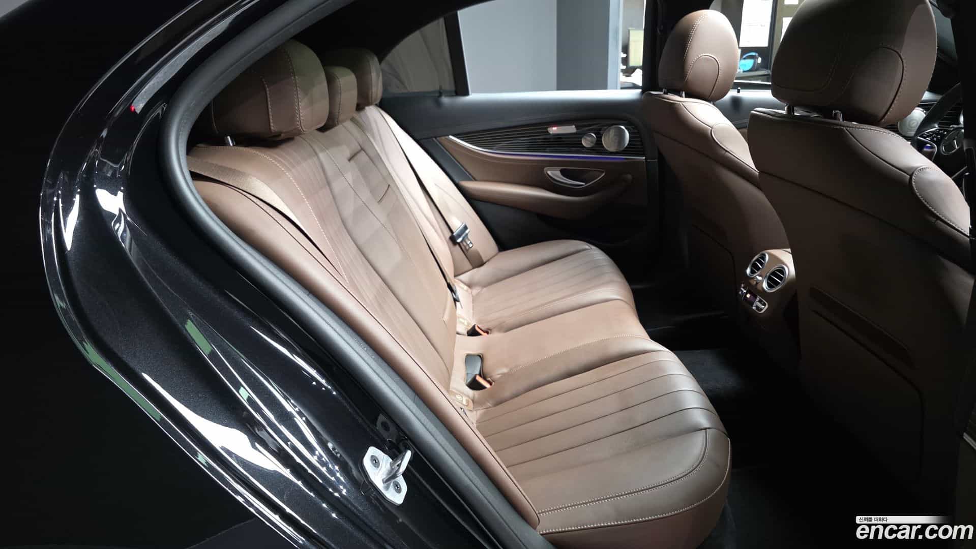 E-Class Mercedes-Benz 2022.2-OPTION-016