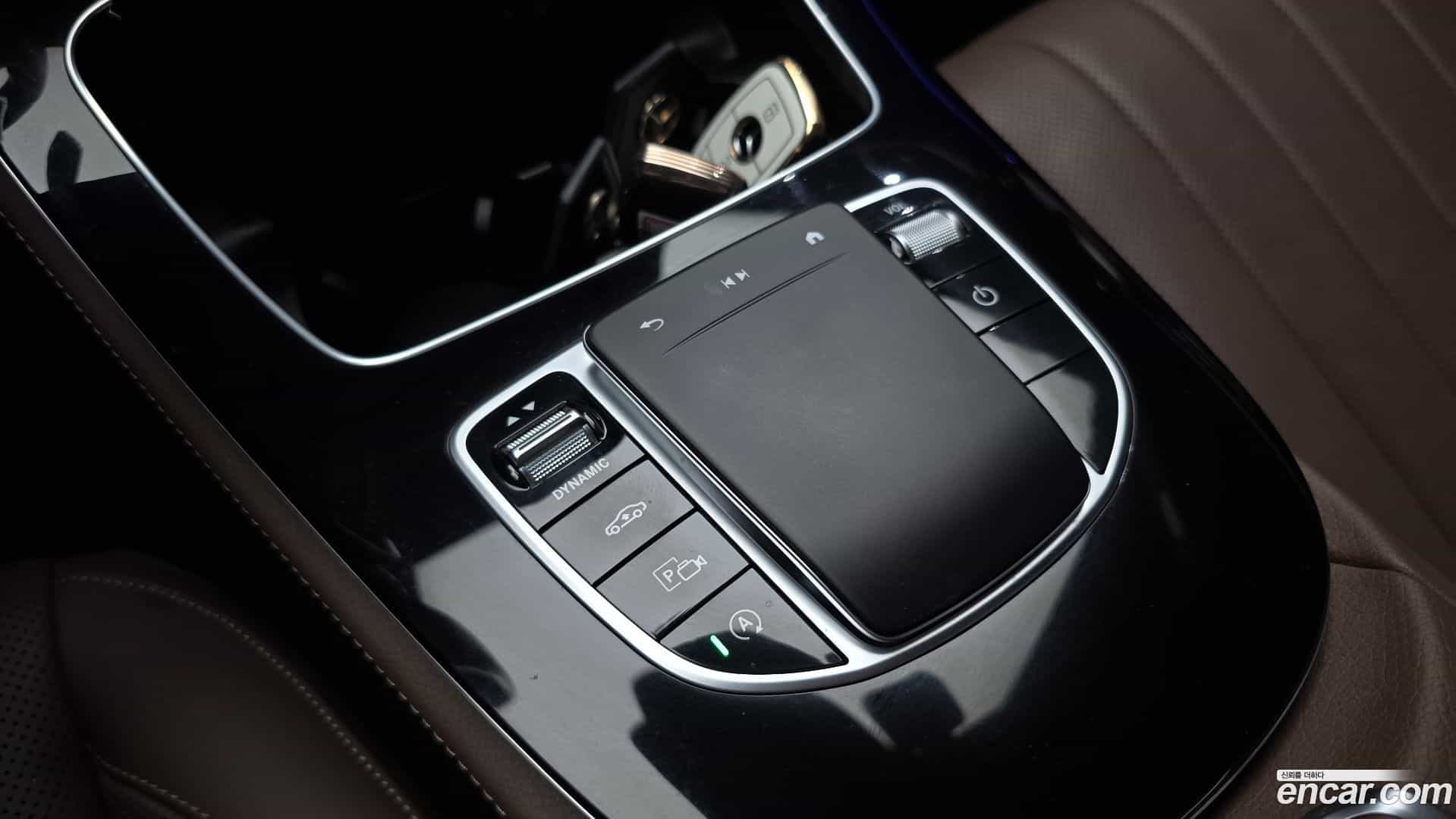 E-Class Mercedes-Benz 2022.2-OPTION-022