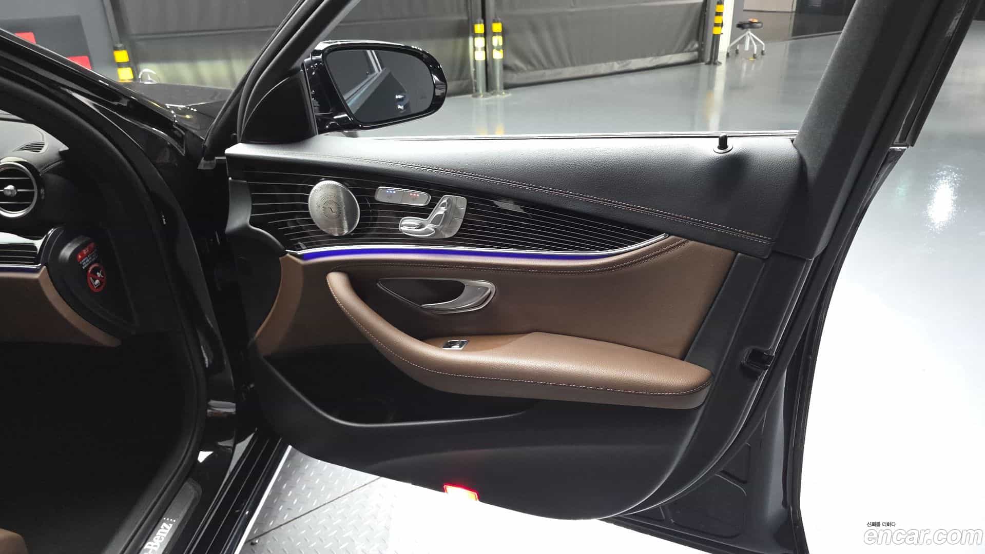 E-Class Mercedes-Benz 2022.2-INNER-034