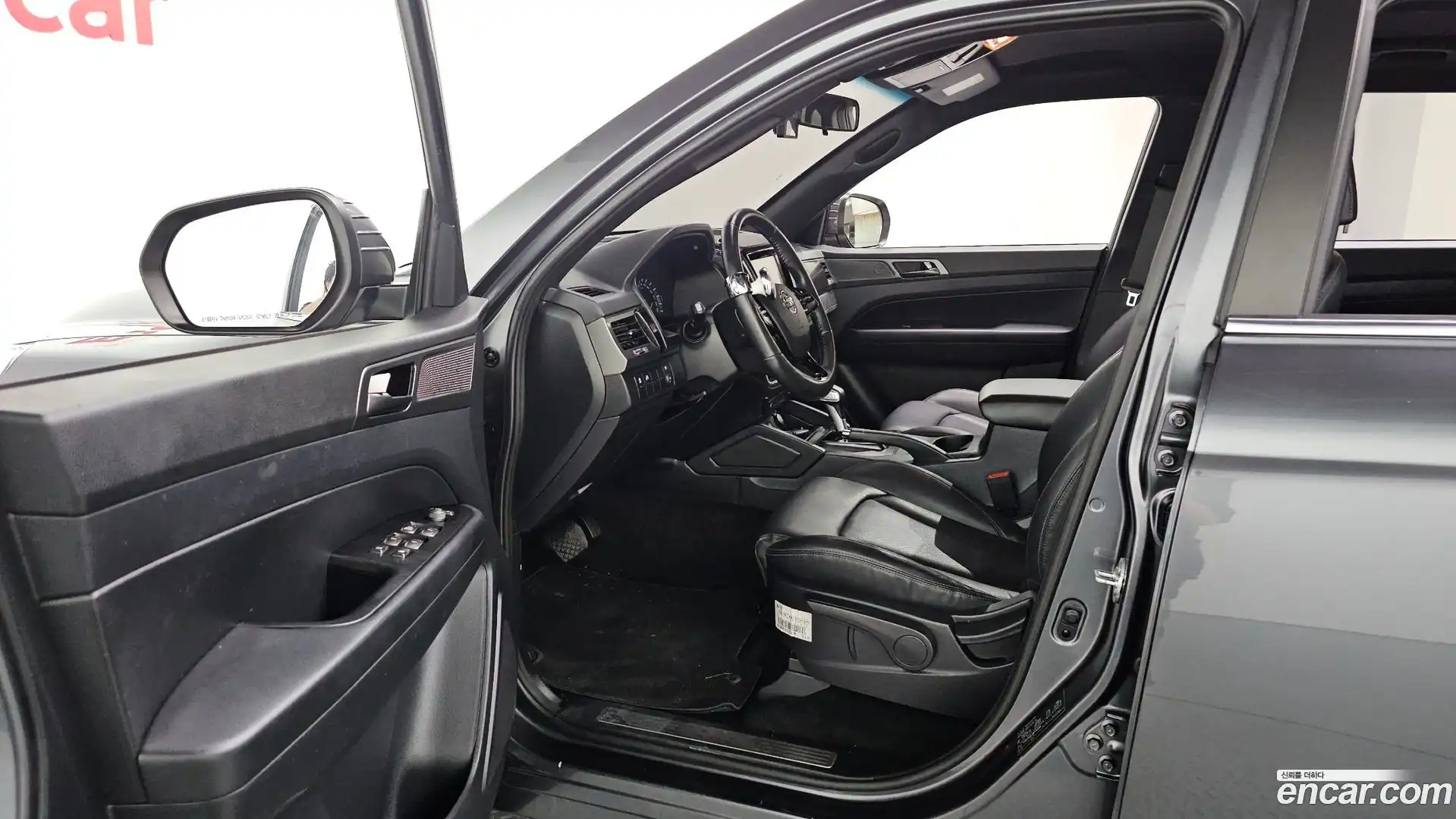 Rexton KG Mobility 2021.11-INNER-010