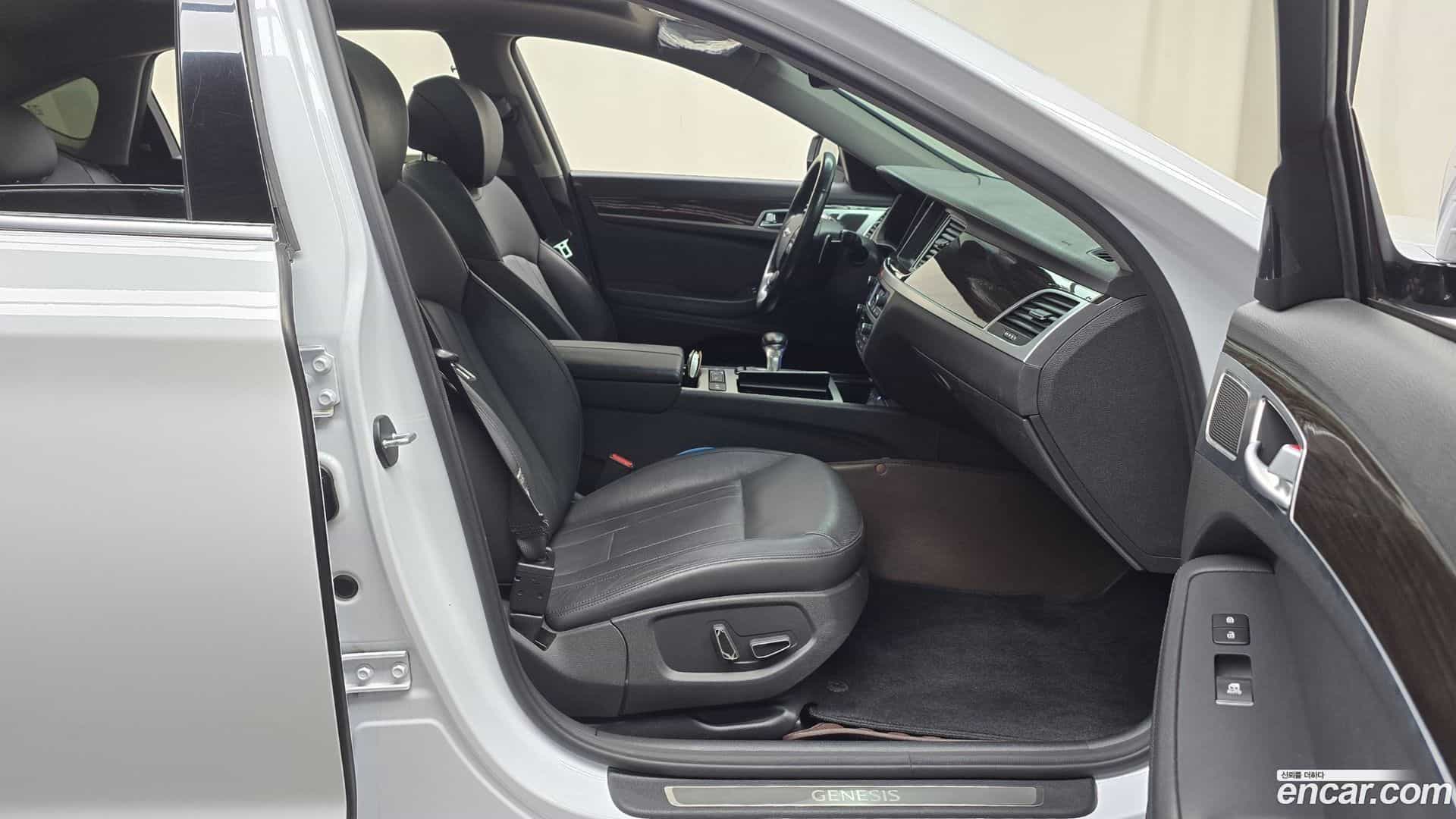 G80 Genesis 2016.9-INNER-036
