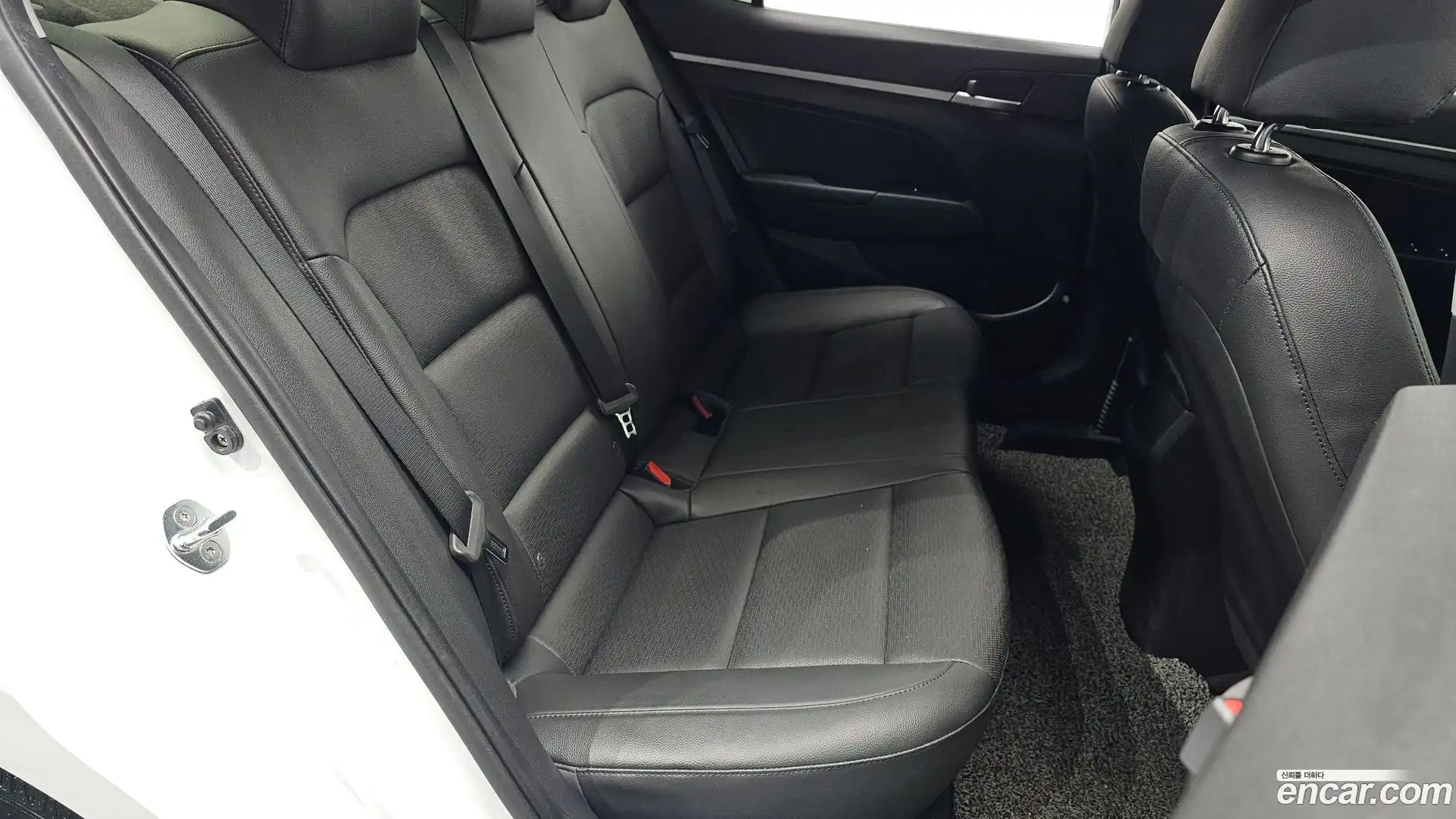 AVANTE Hyundai 2019.11-OPTION-016