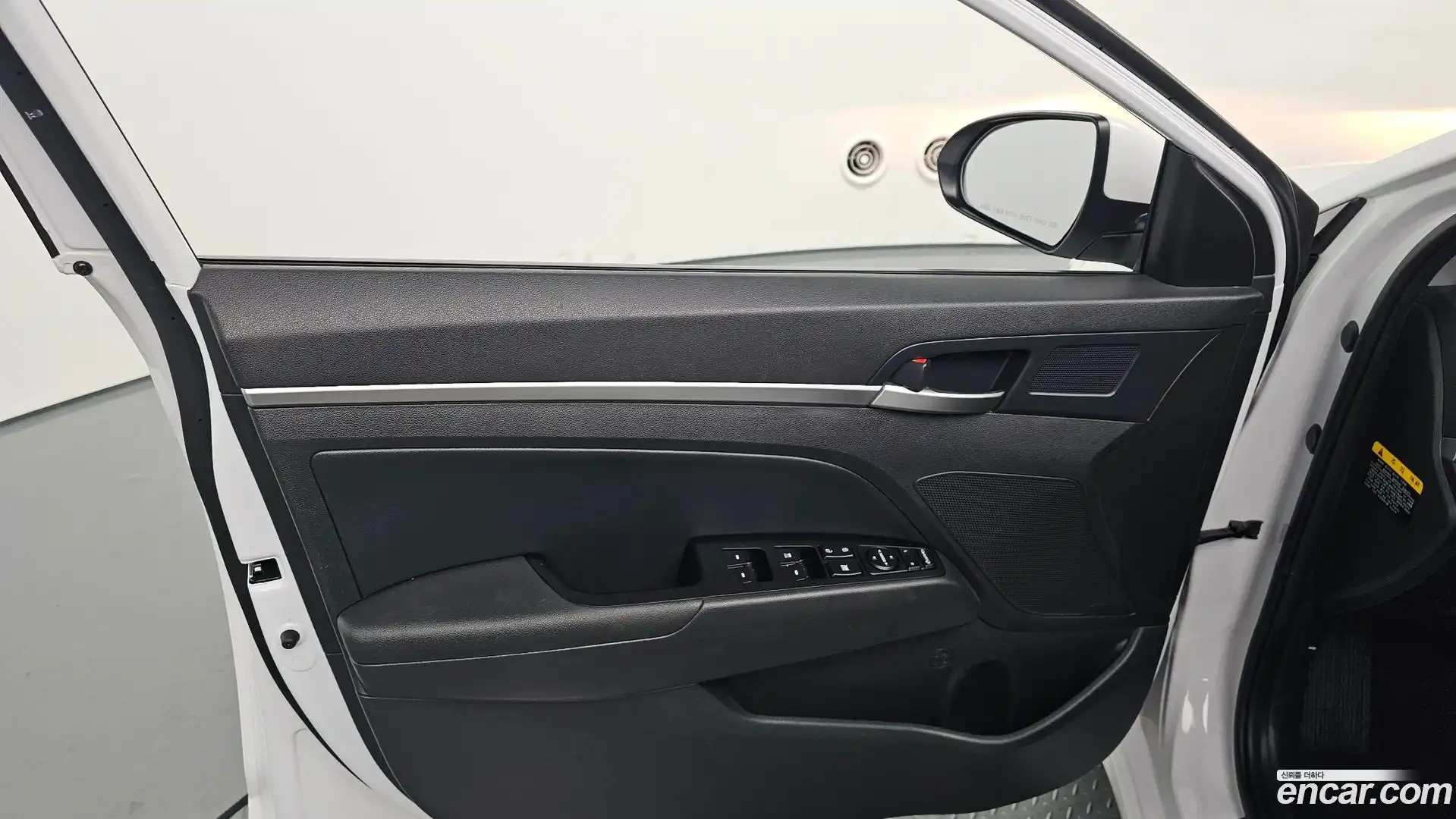 AVANTE Hyundai 2019.11-INNER-034