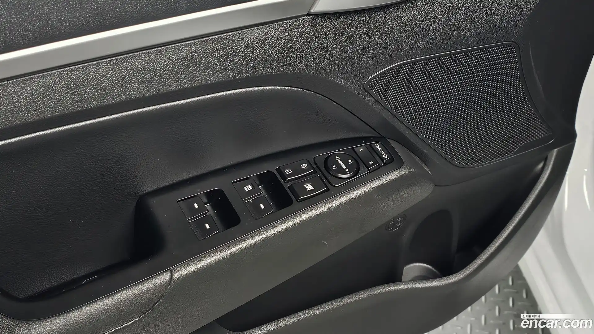 AVANTE Hyundai 2019.11-OPTION-041