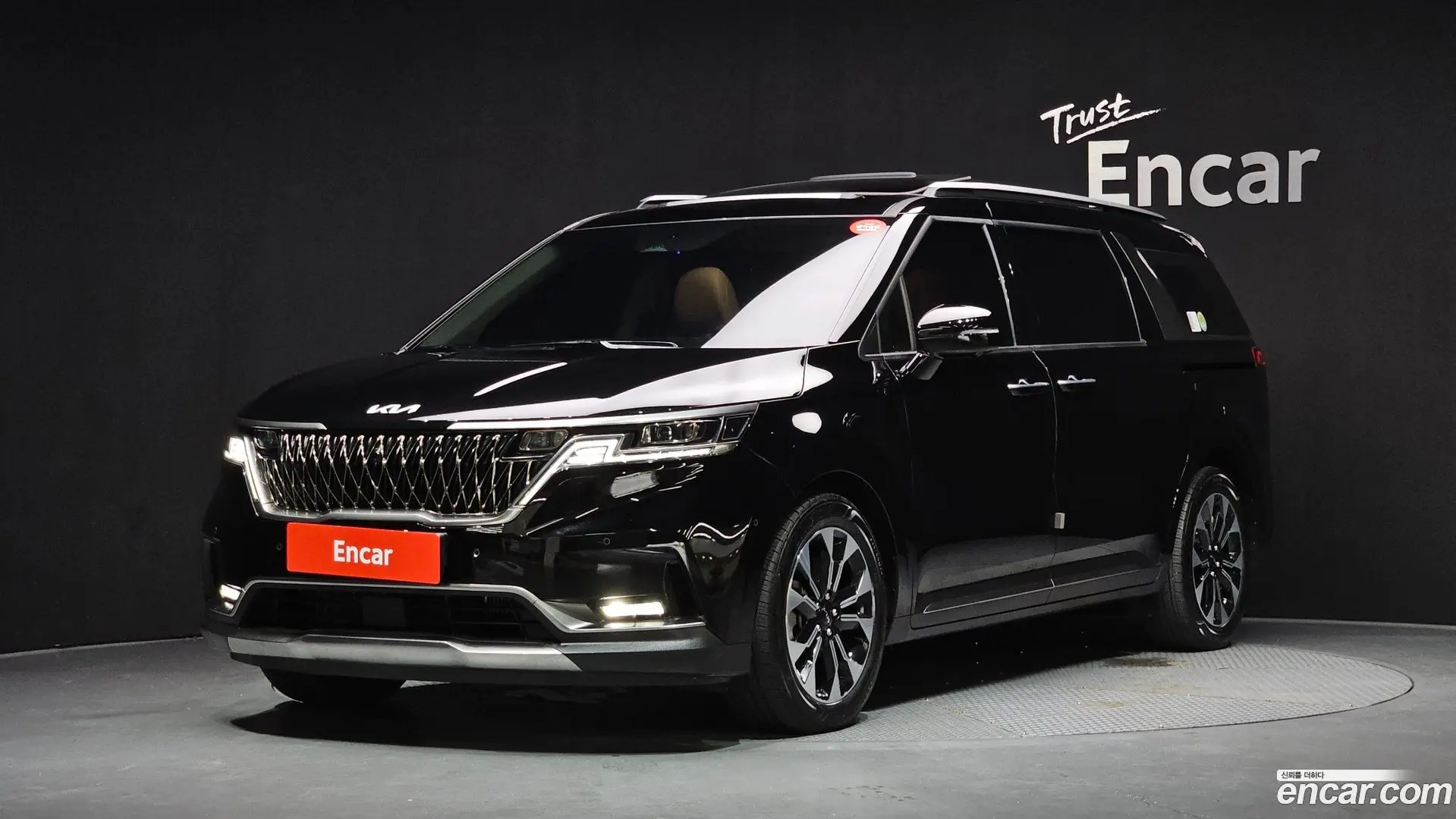 Main__Slider__Photo:Canival Kia 2022.4-0