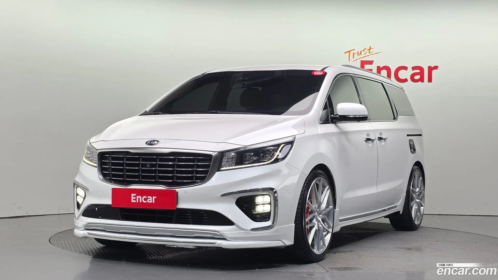 Main__Slider__Photo:Canival Kia 2019.11-0