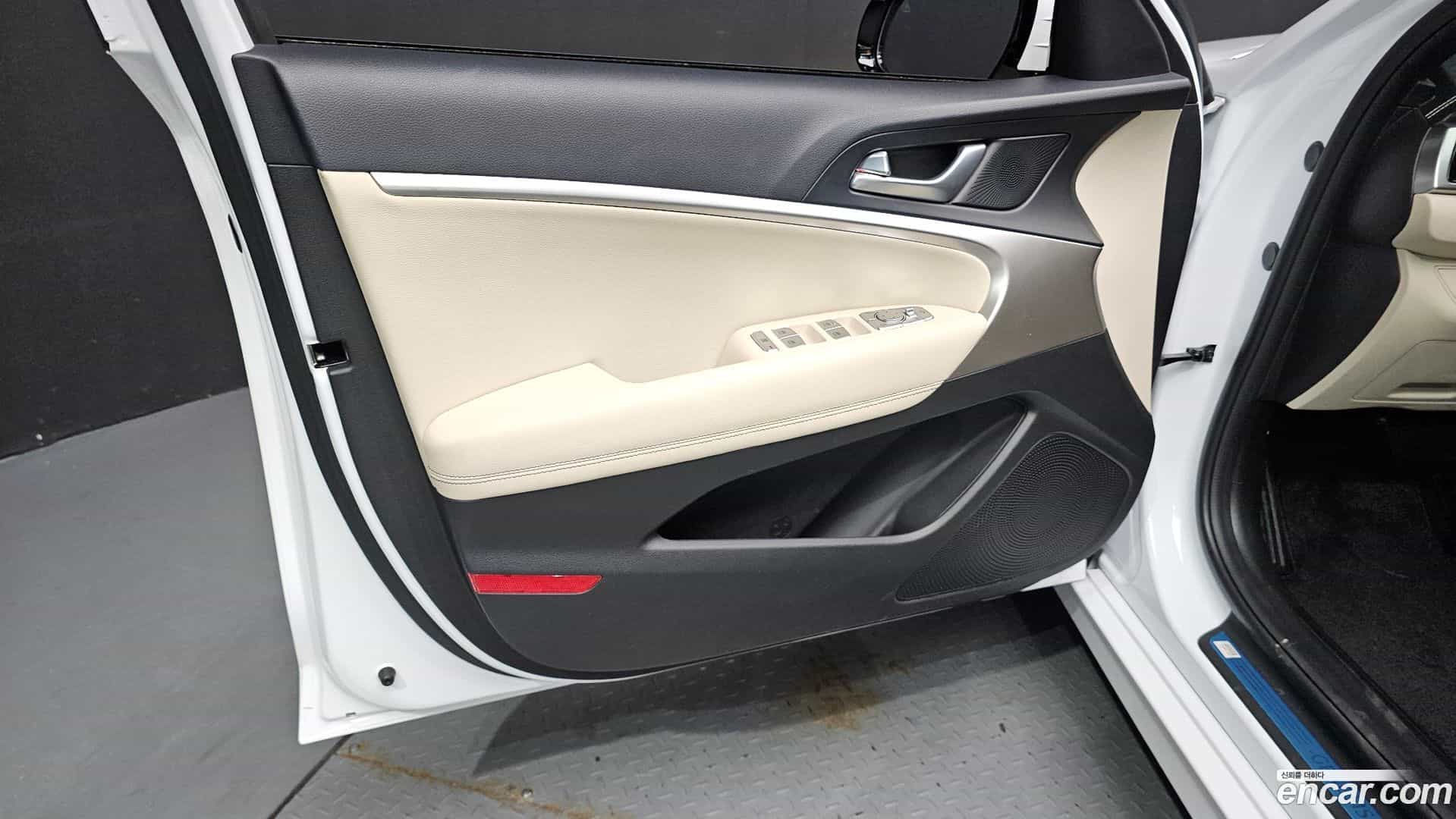G70 Genesis 2024.3-INNER-034