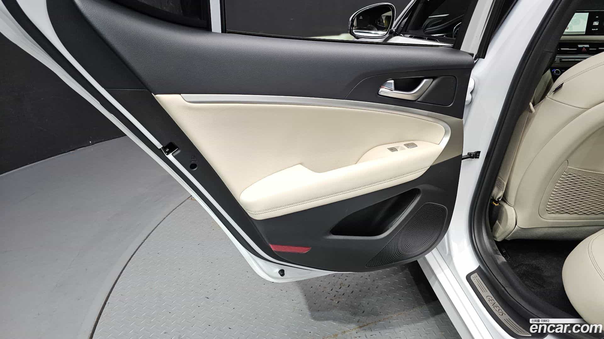 G70 Genesis 2024.3-INNER-035