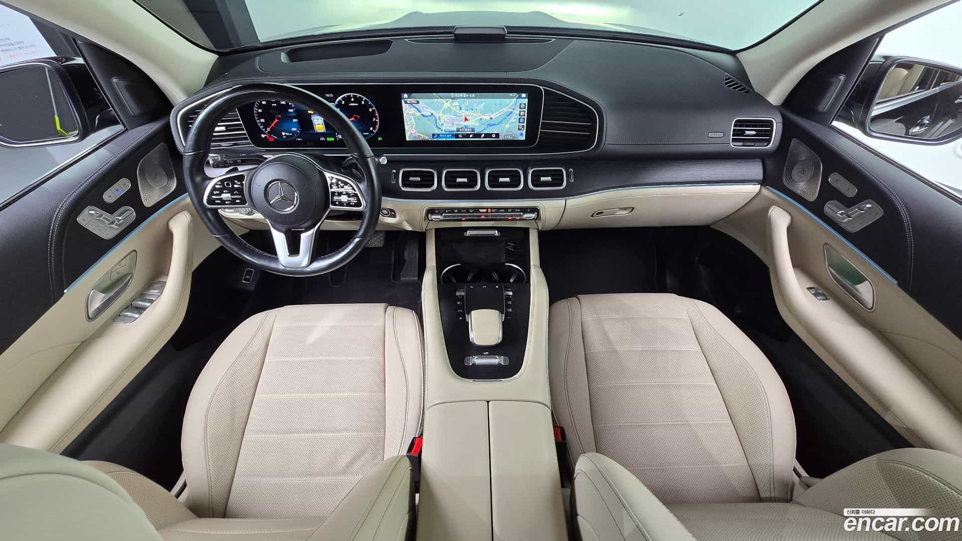 GLE-Class Mercedes-Benz 2023.2-INNER-007
