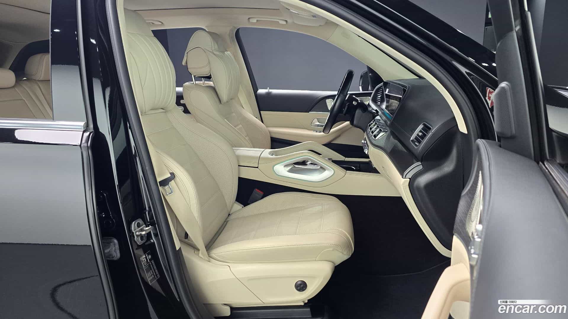 GLE-Class Mercedes-Benz 2023.2-INNER-010