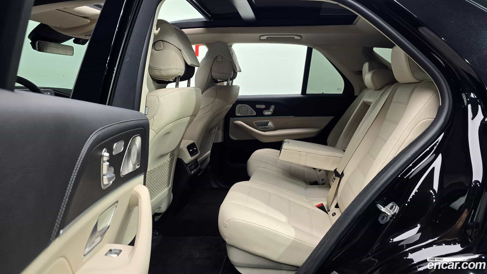GLE-Class Mercedes-Benz 2023.2-OPTION-016