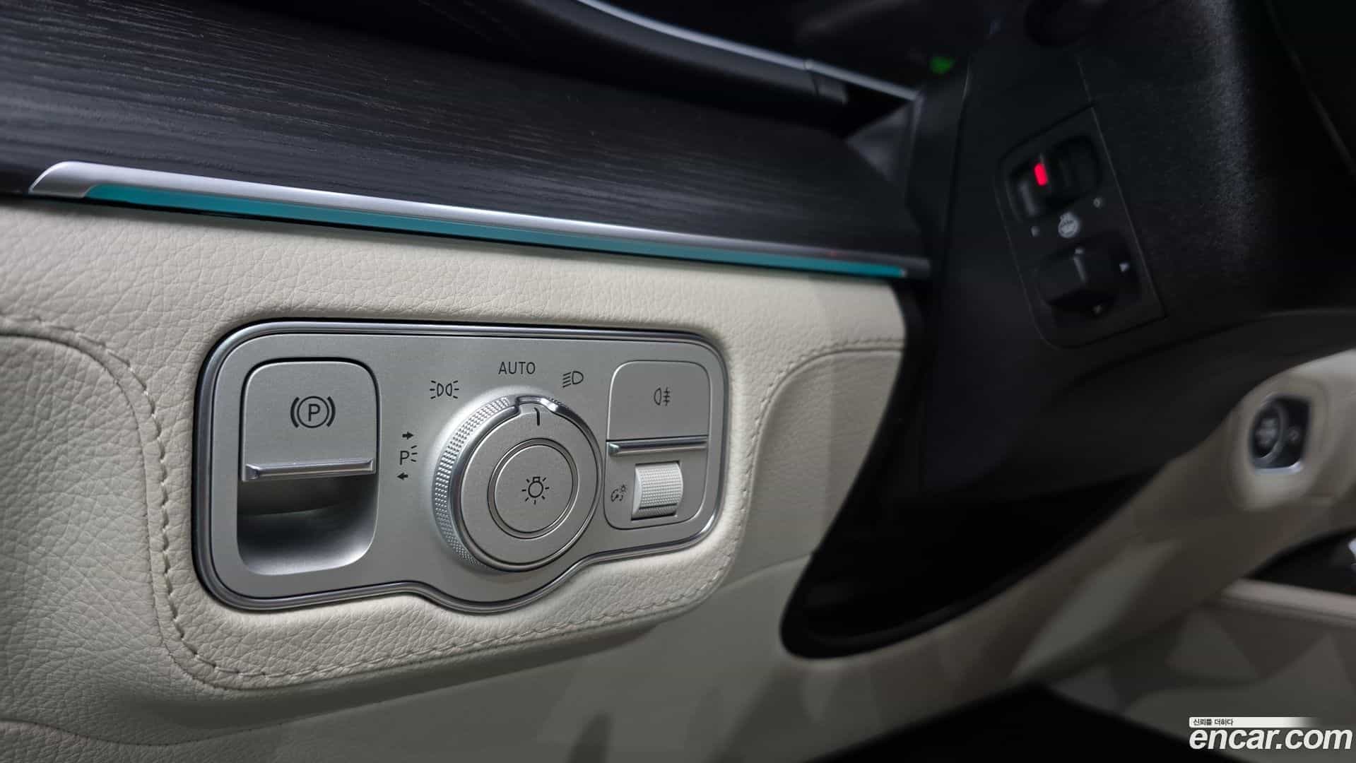 GLE-Class Mercedes-Benz 2023.2-OPTION-018