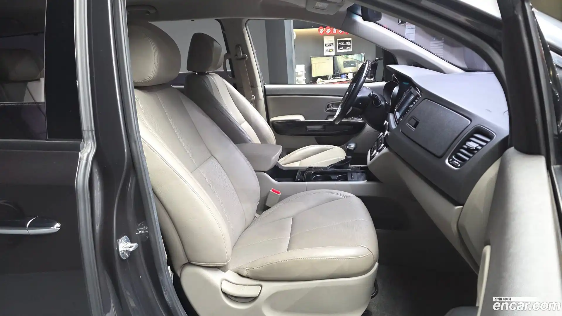 Canival Kia 2016.6-OPTION-015