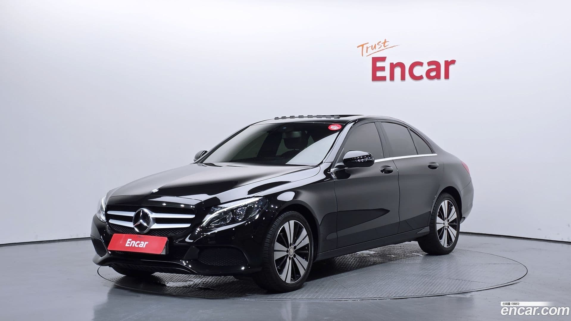 Main__Slider__Photo:C-Class Mercedes-Benz 2016.8-0