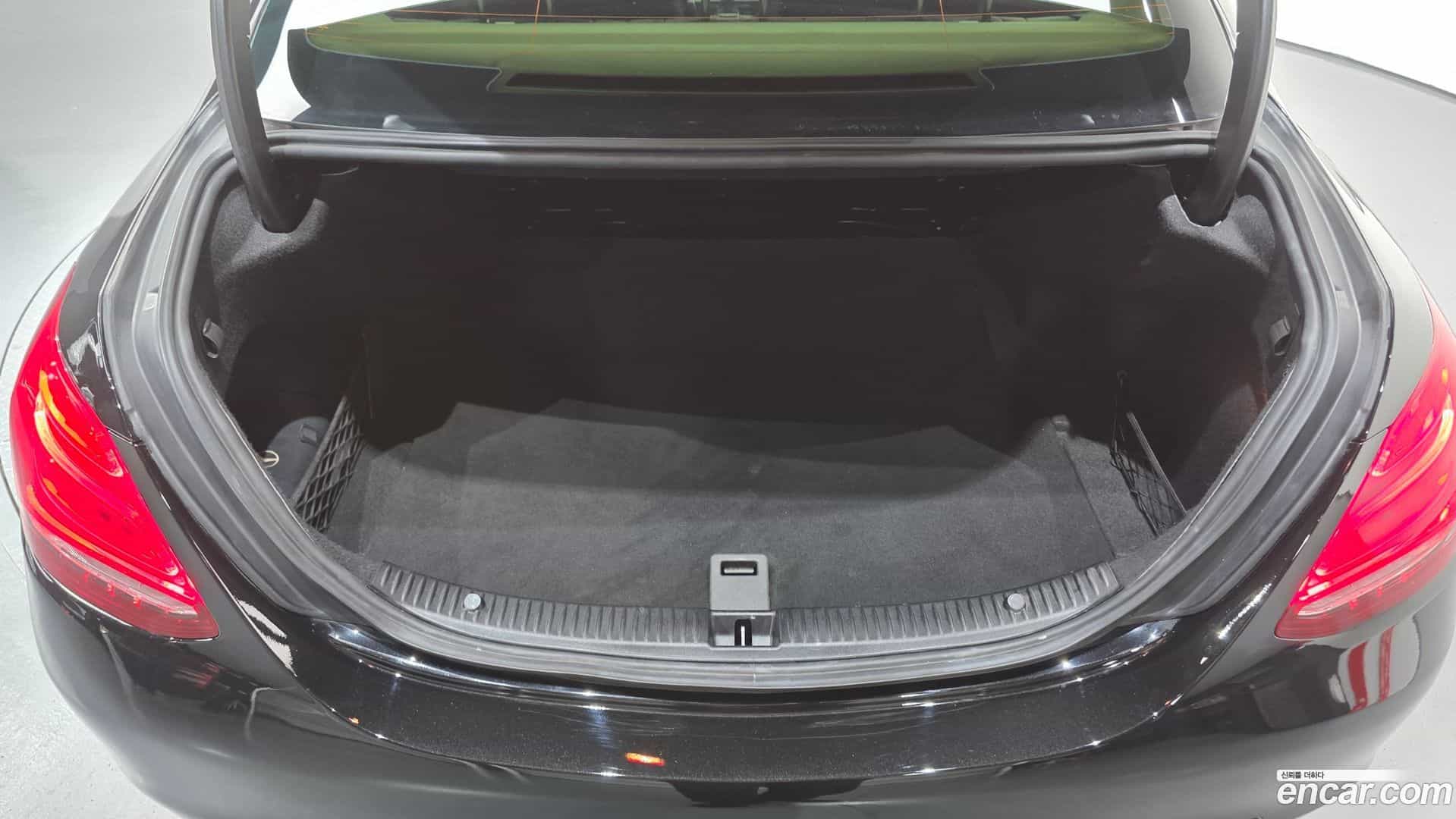 C-Class Mercedes-Benz 2016.8-OPTION-024