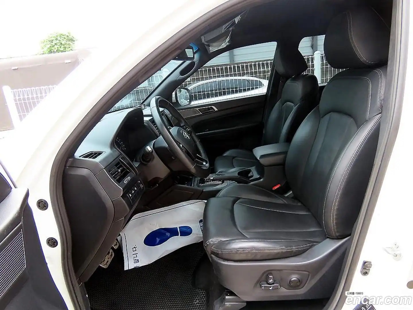 Rexton KG Mobility 2021.8-INNER-007