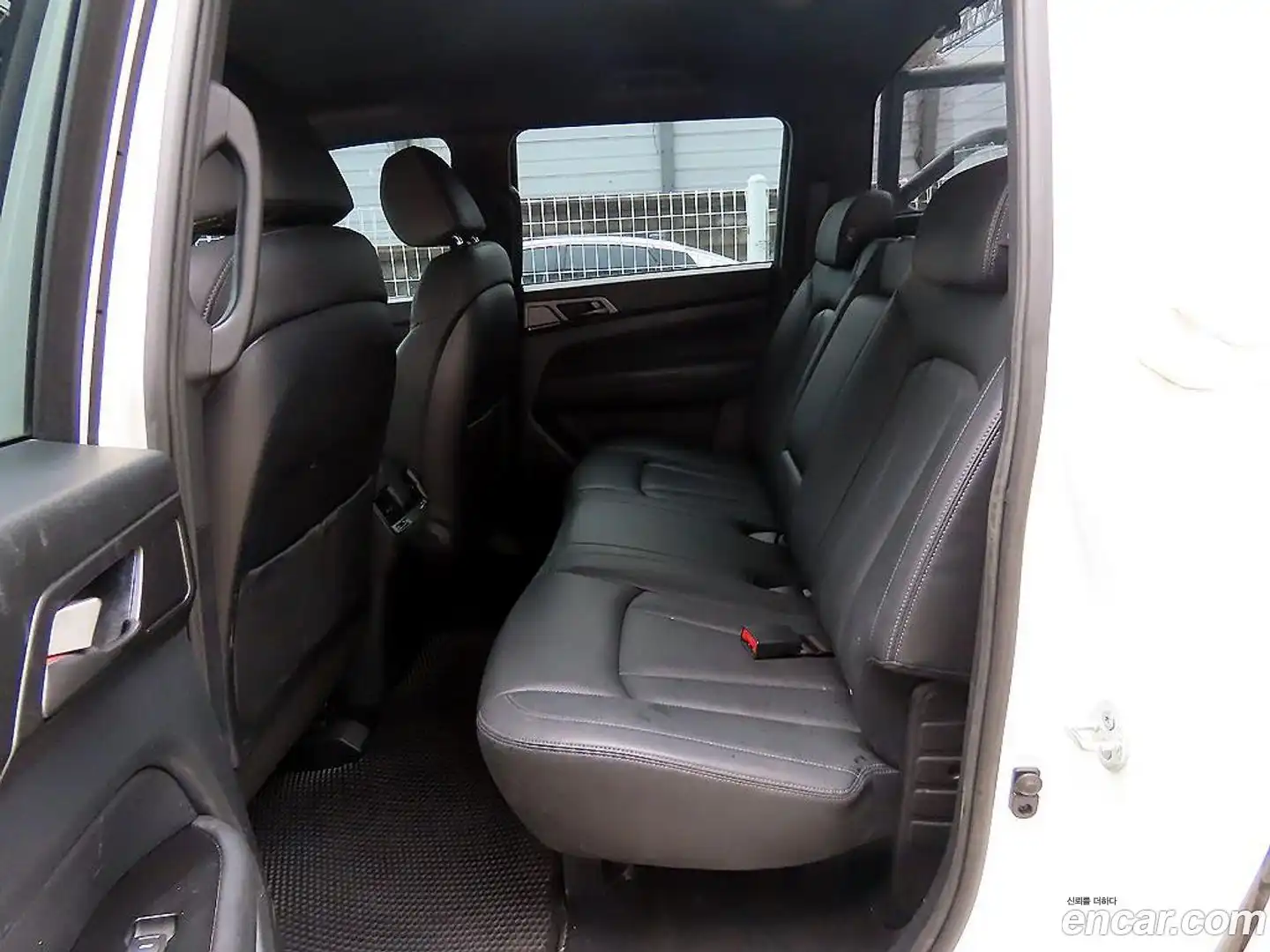 Rexton KG Mobility 2021.8-INNER-008