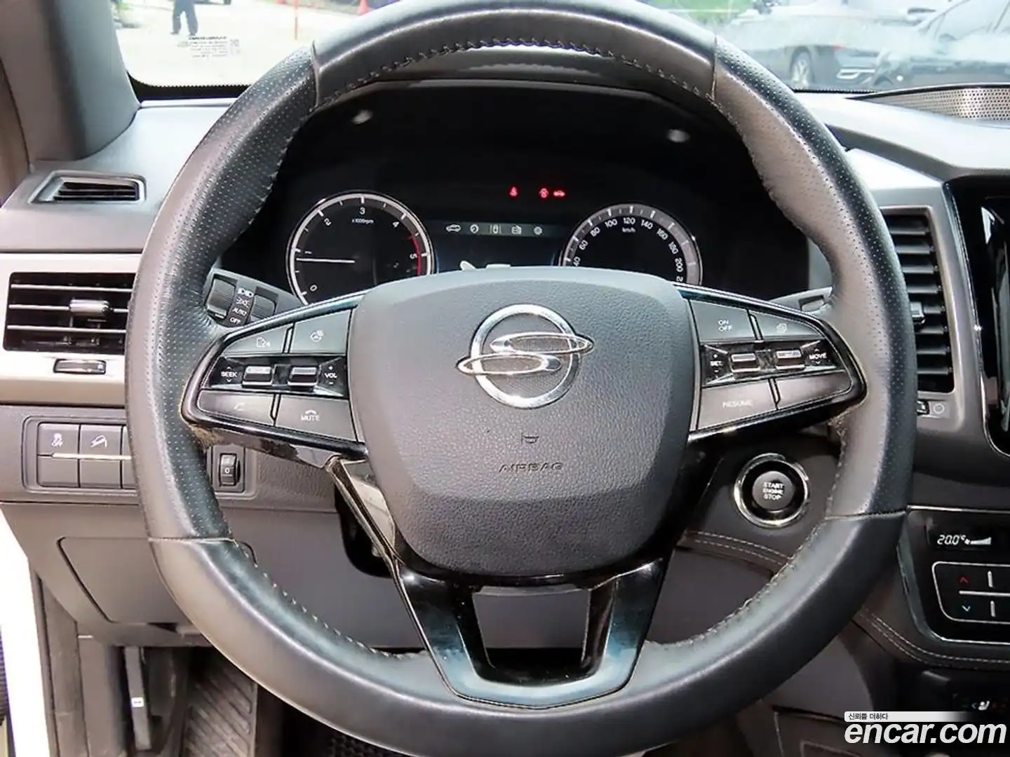 Rexton KG Mobility 2021.8-INNER-009