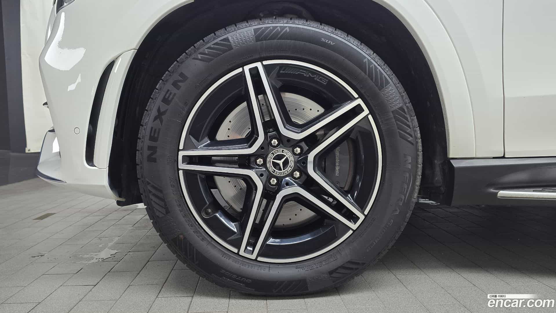 GLE-Class Mercedes-Benz 2019.11-OUTER-005