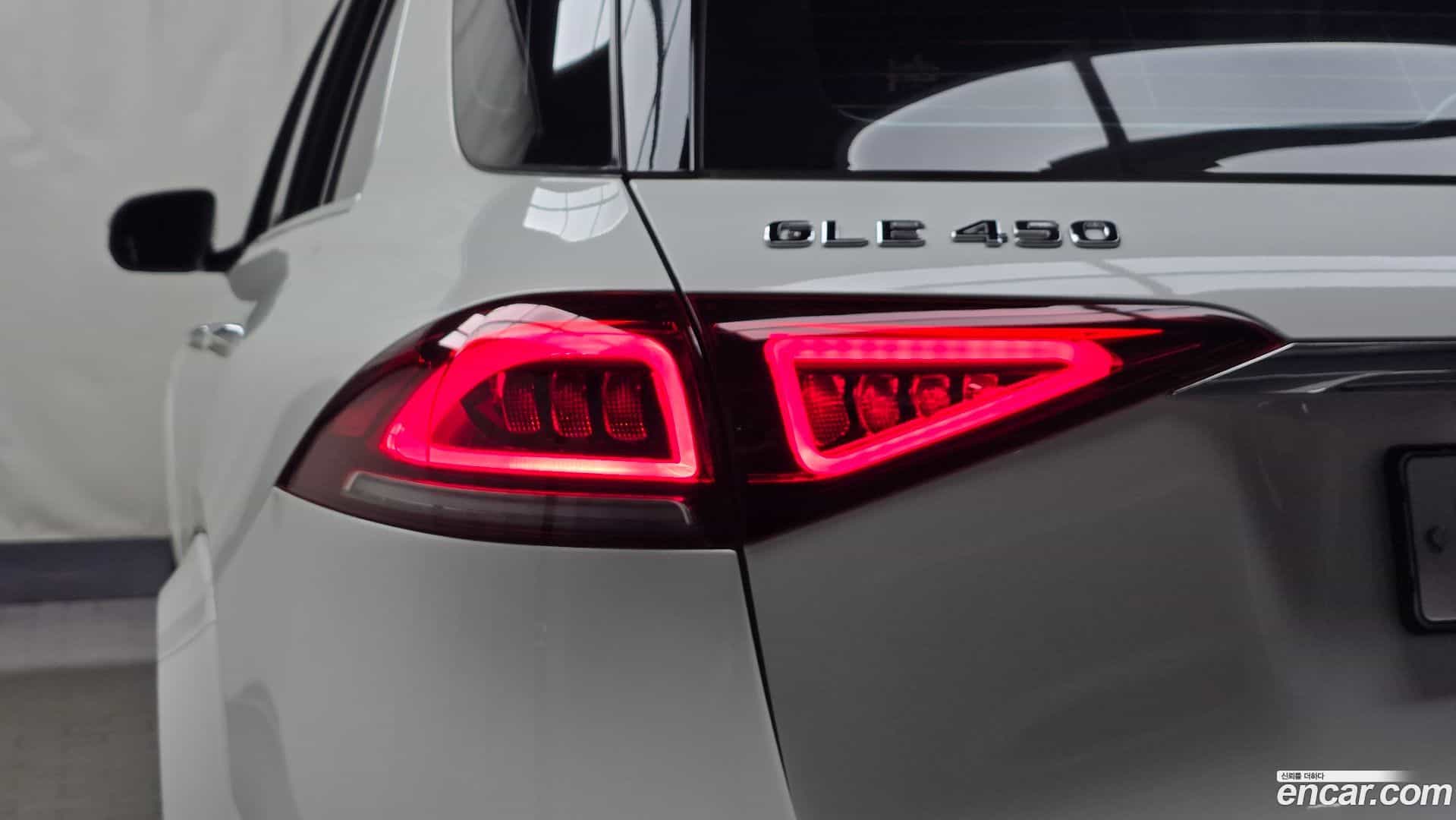 GLE-Class Mercedes-Benz 2019.11-OUTER-033