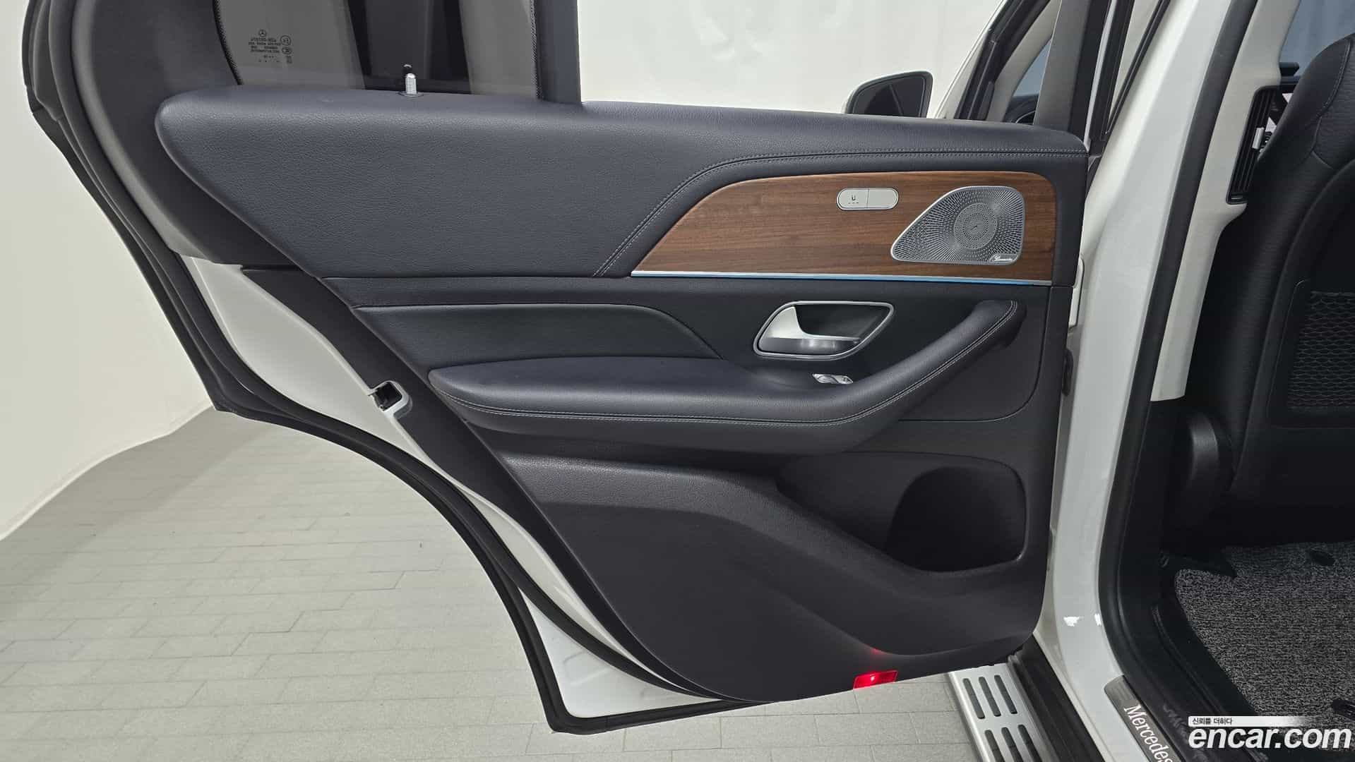 GLE-Class Mercedes-Benz 2019.11-INNER-035