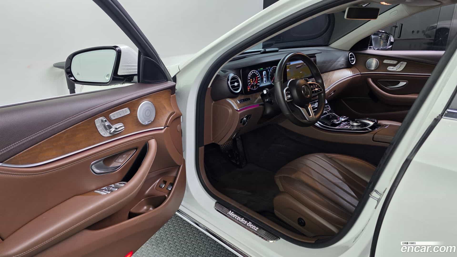E-Class Mercedes-Benz 2019.11-INNER-010