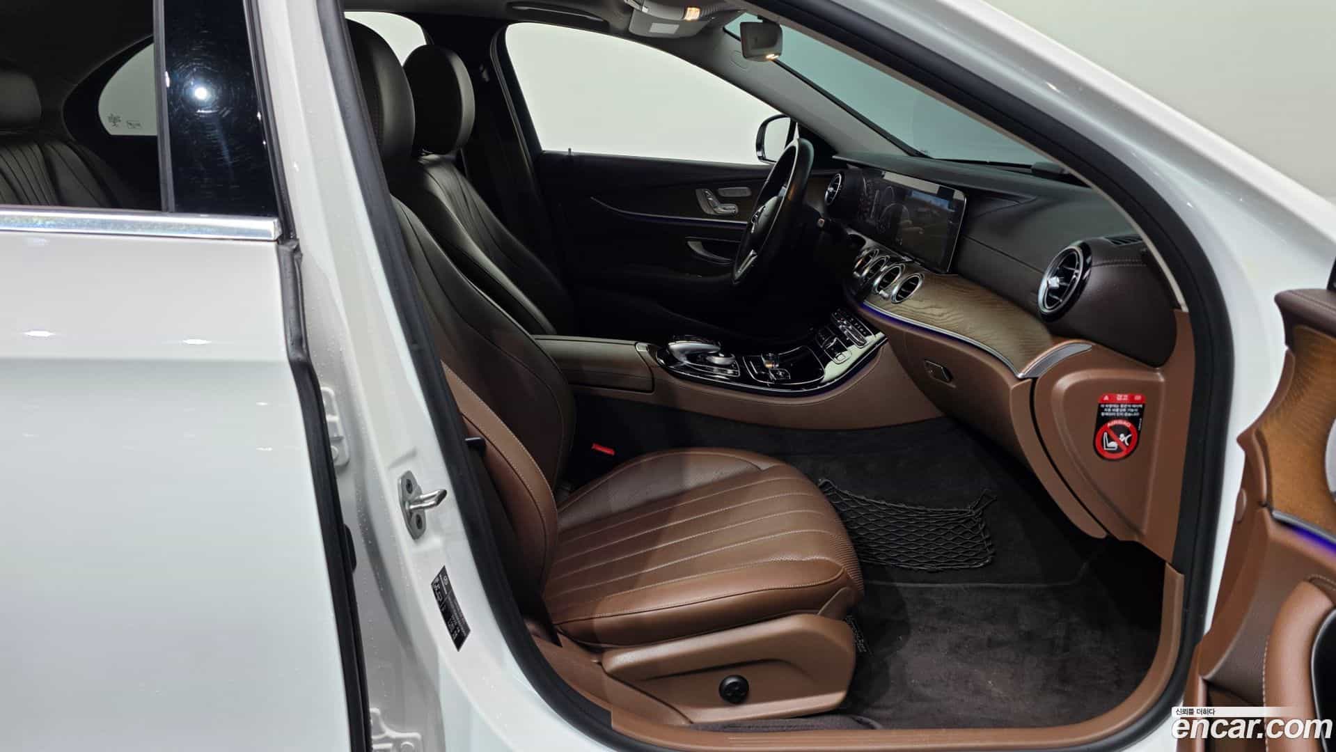 E-Class Mercedes-Benz 2019.11-OPTION-015