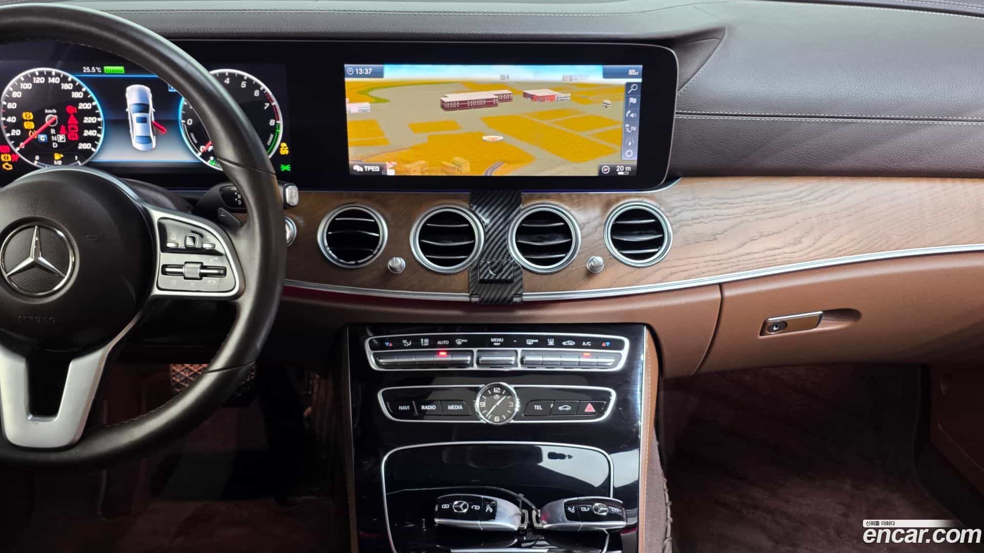 E-Class Mercedes-Benz 2019.11-OPTION-018