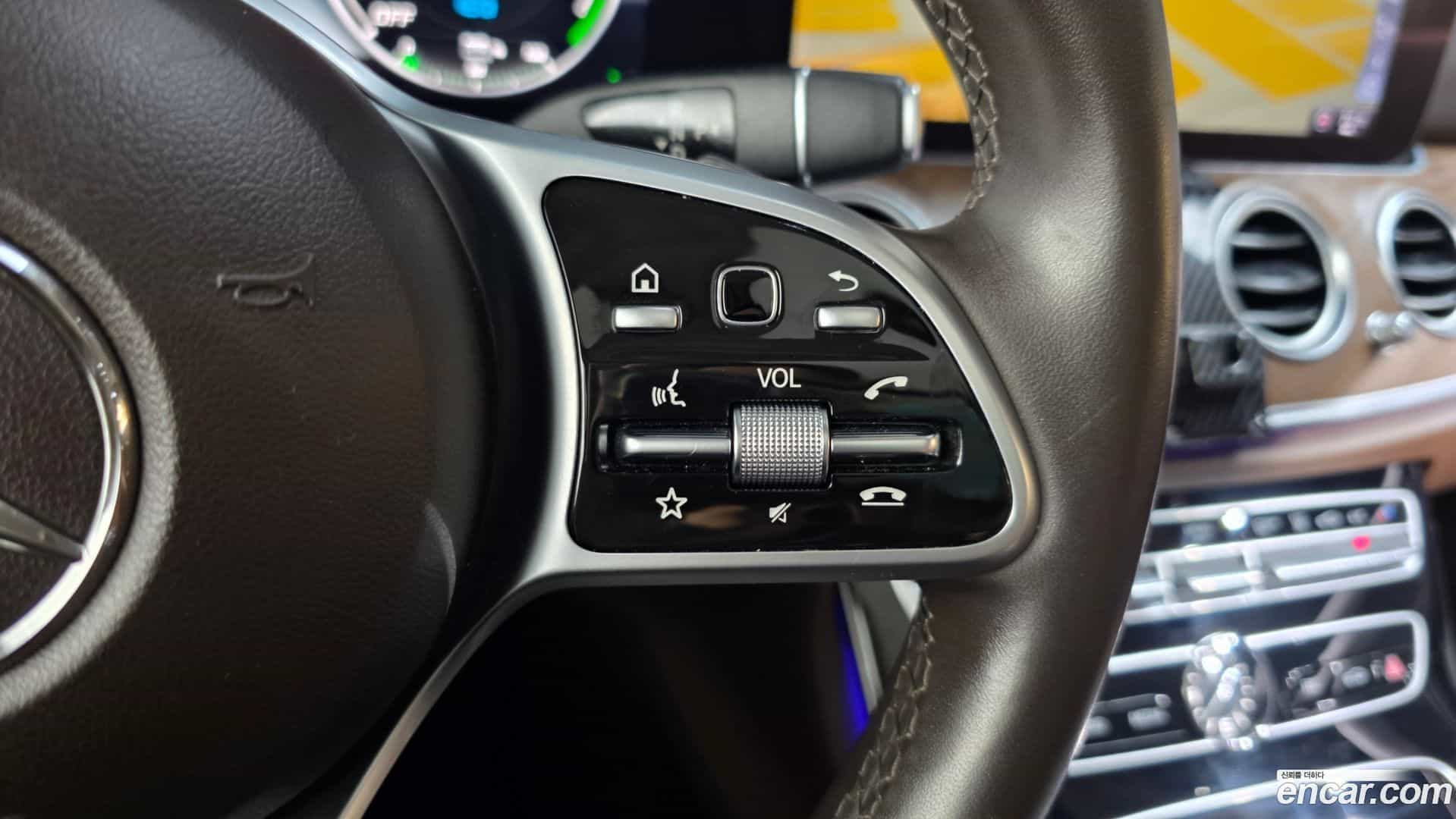 E-Class Mercedes-Benz 2019.11-OPTION-040