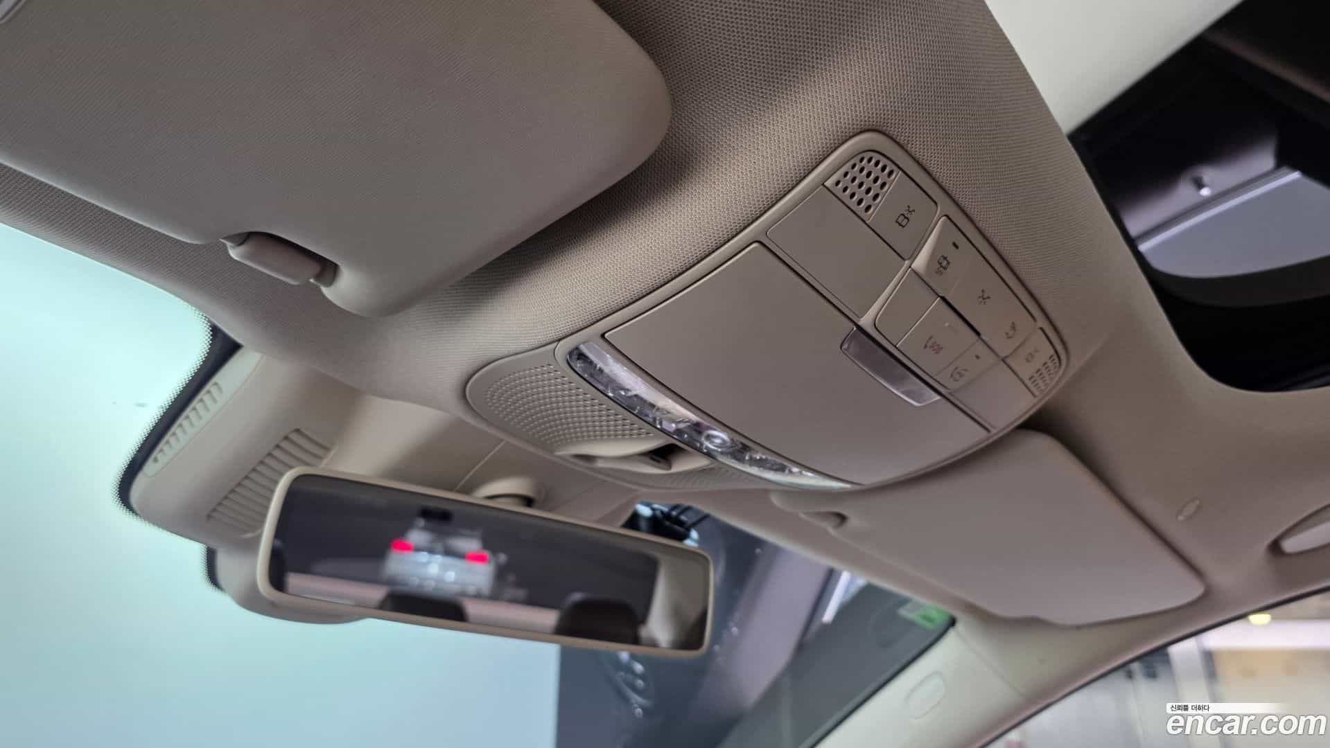 E-Class Mercedes-Benz 2019.11-OPTION-041